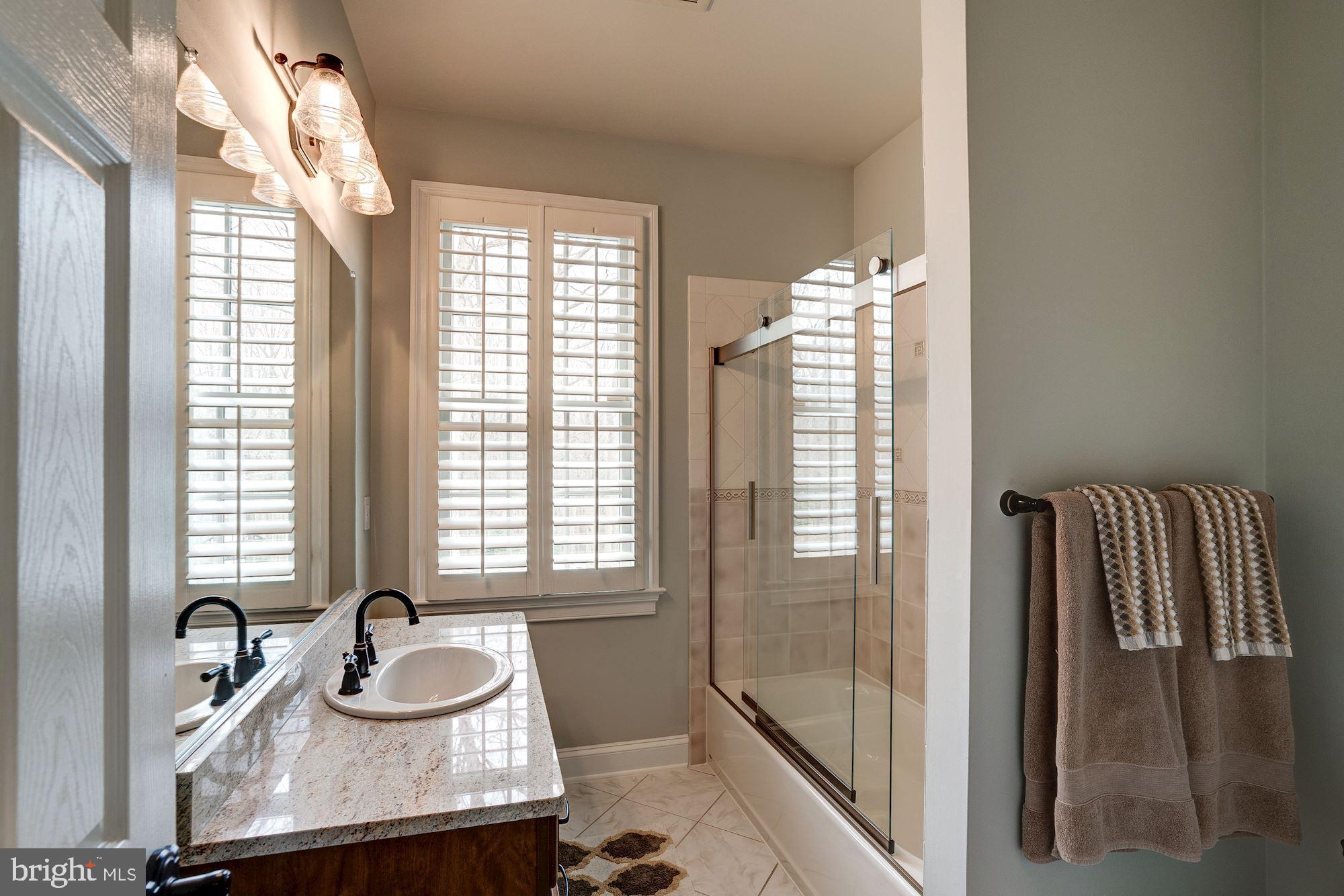 THE ENGLISH HILLS - Residential