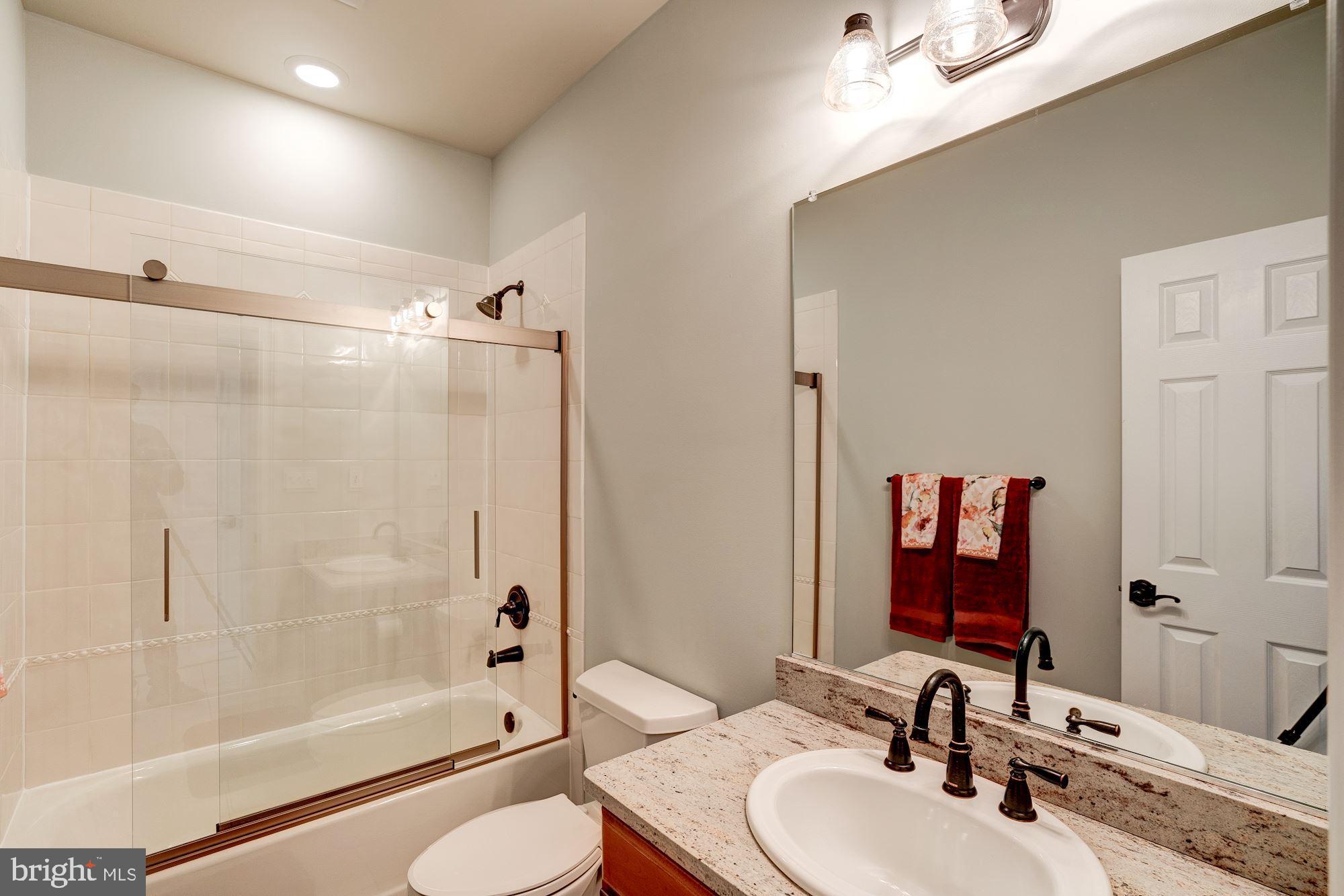 THE ENGLISH HILLS - Residential