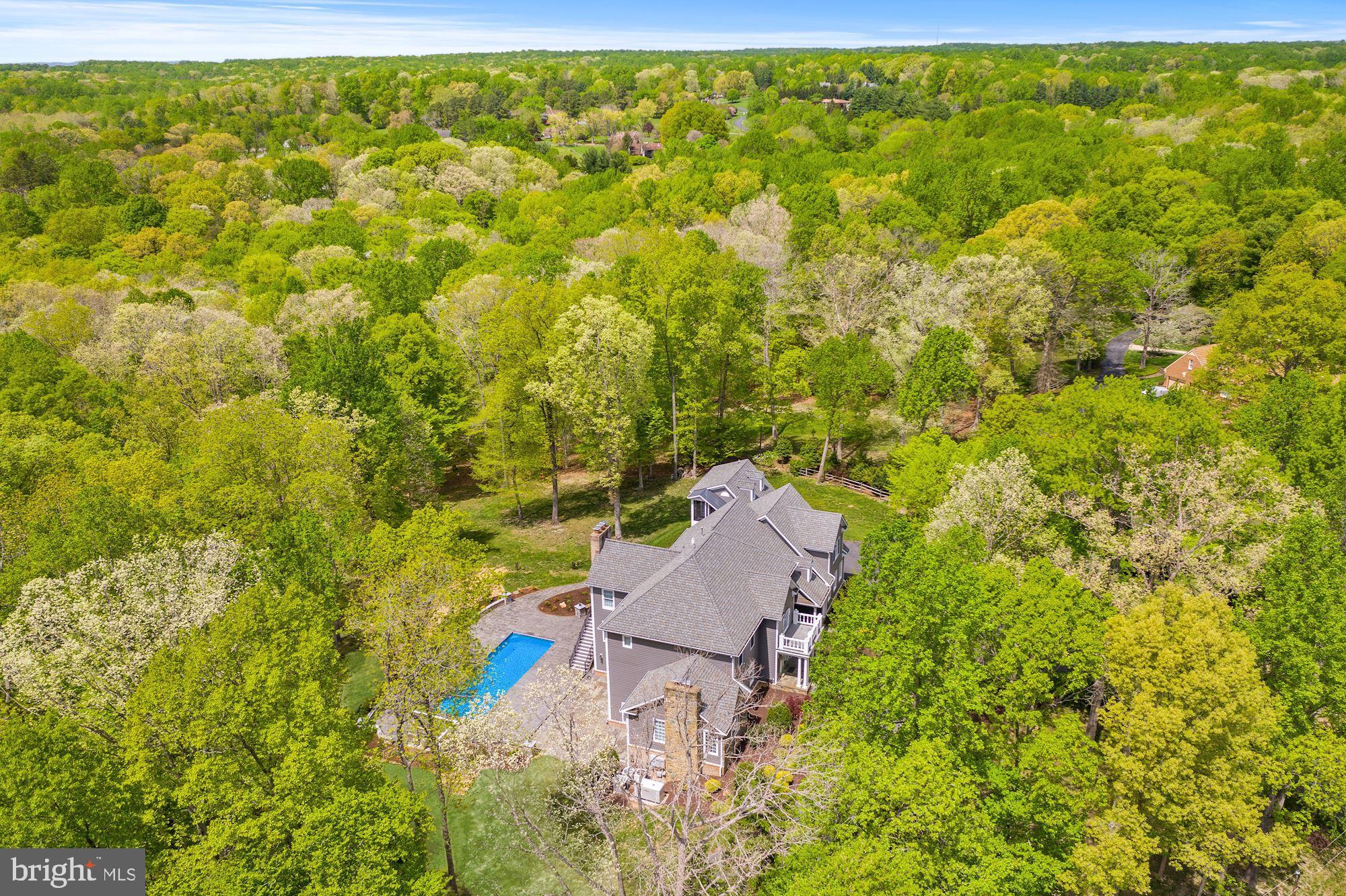 THE ENGLISH HILLS - Residential