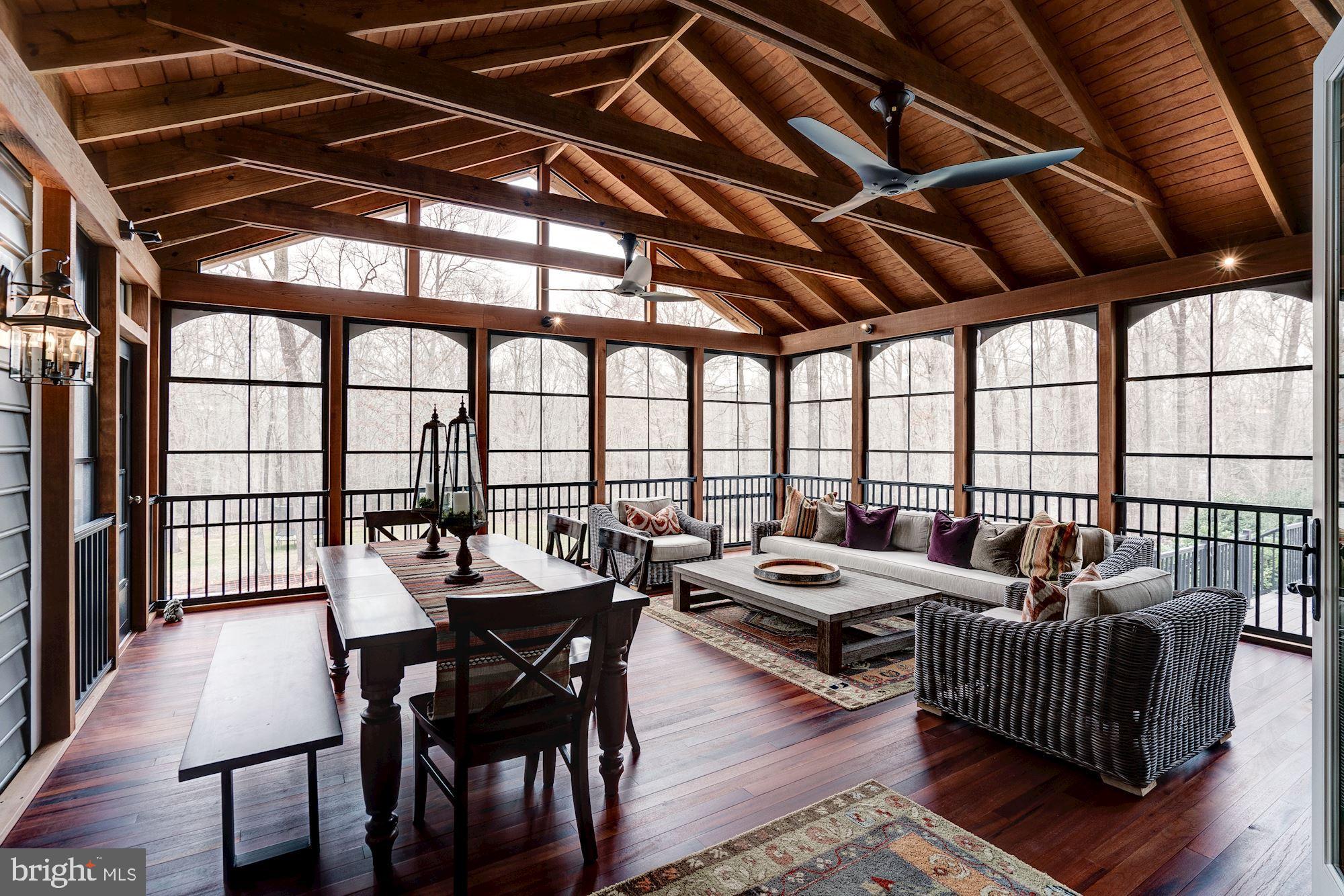 THE ENGLISH HILLS - Residential