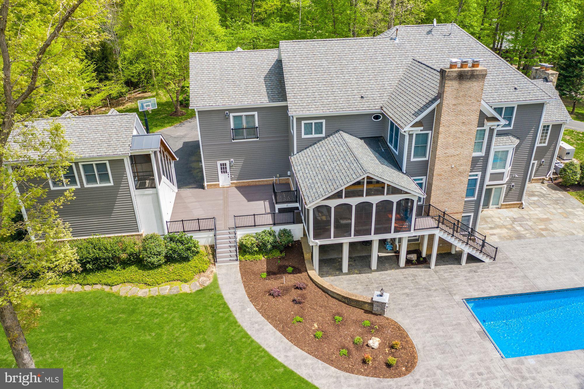 THE ENGLISH HILLS - Residential