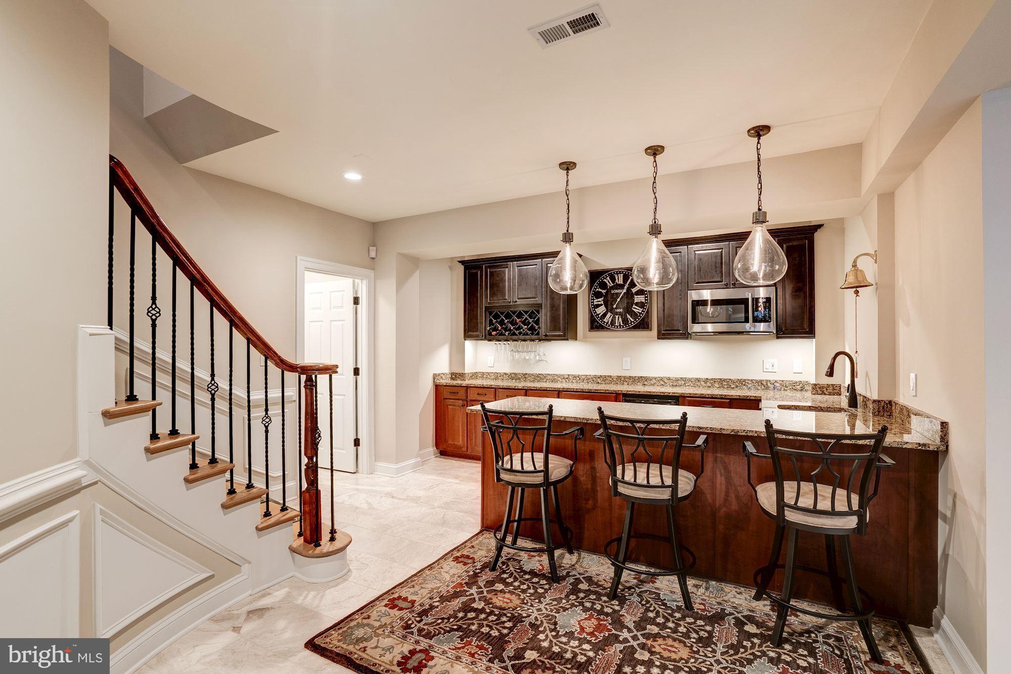 THE ENGLISH HILLS - Residential