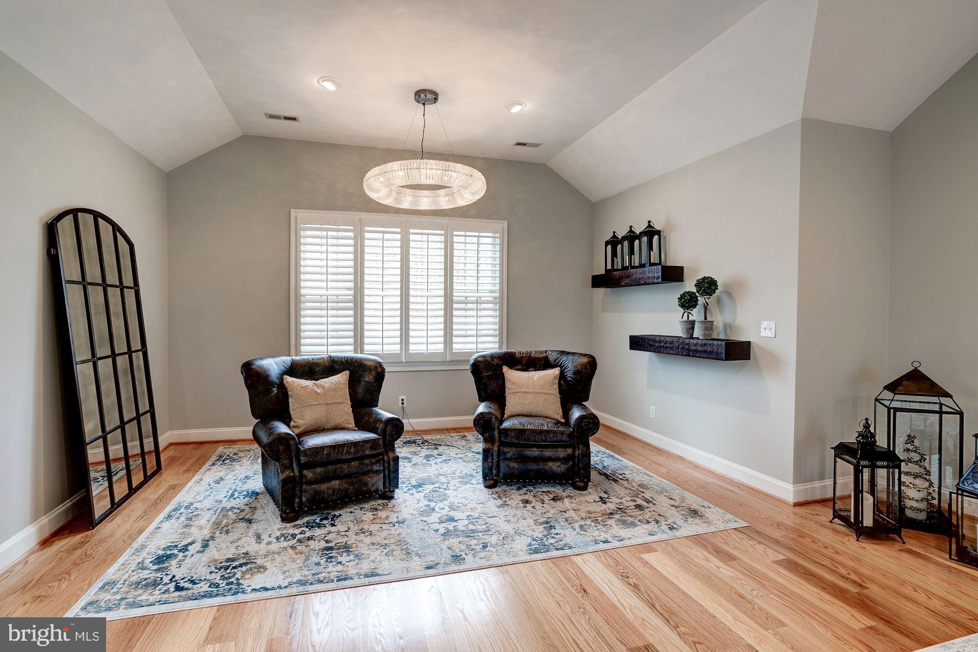 THE ENGLISH HILLS - Residential