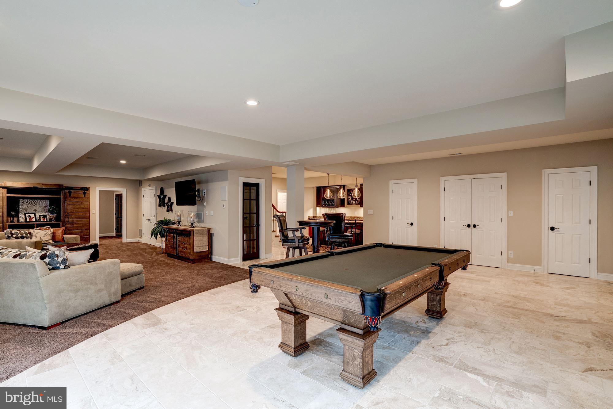 THE ENGLISH HILLS - Residential