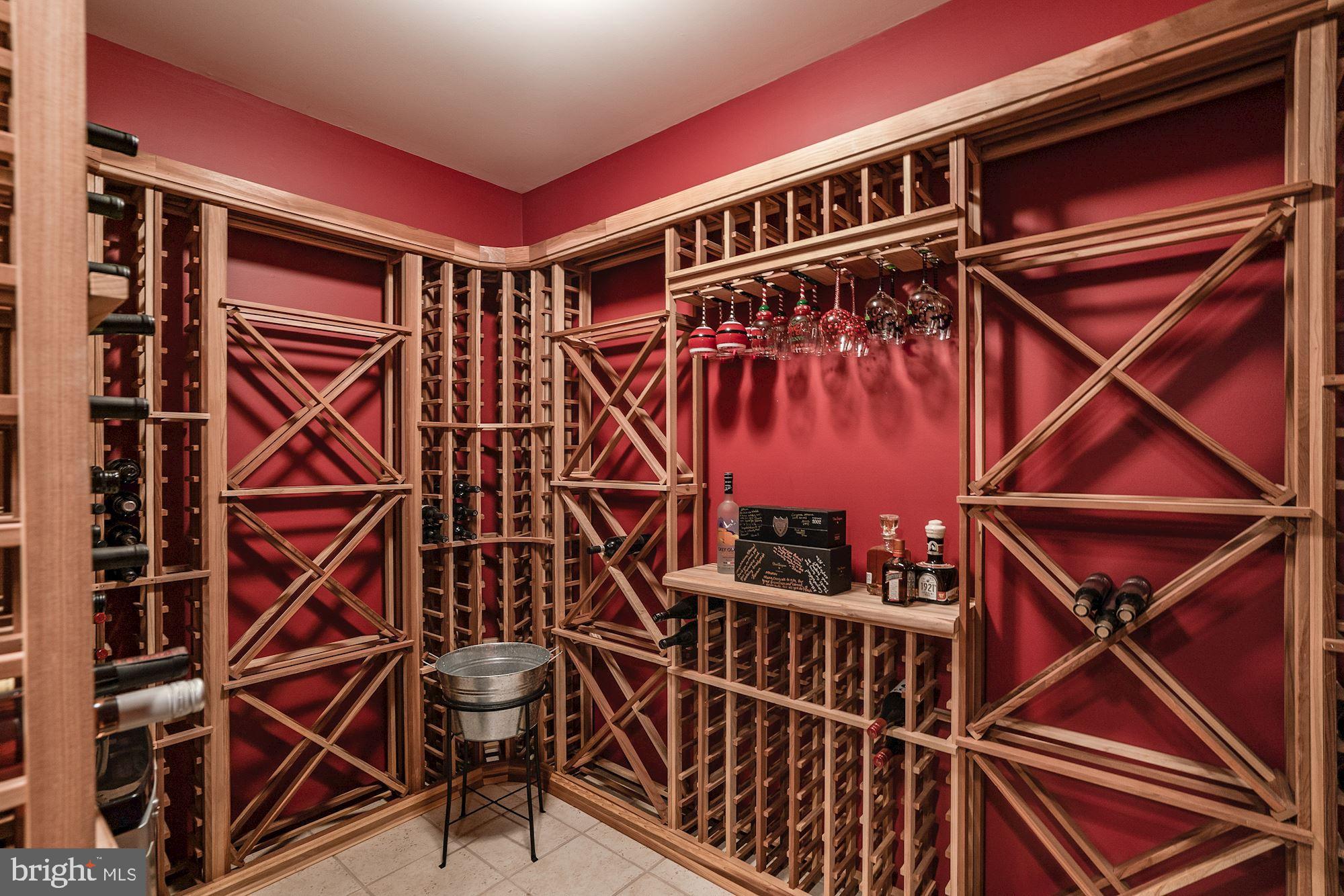 THE ENGLISH HILLS - Residential