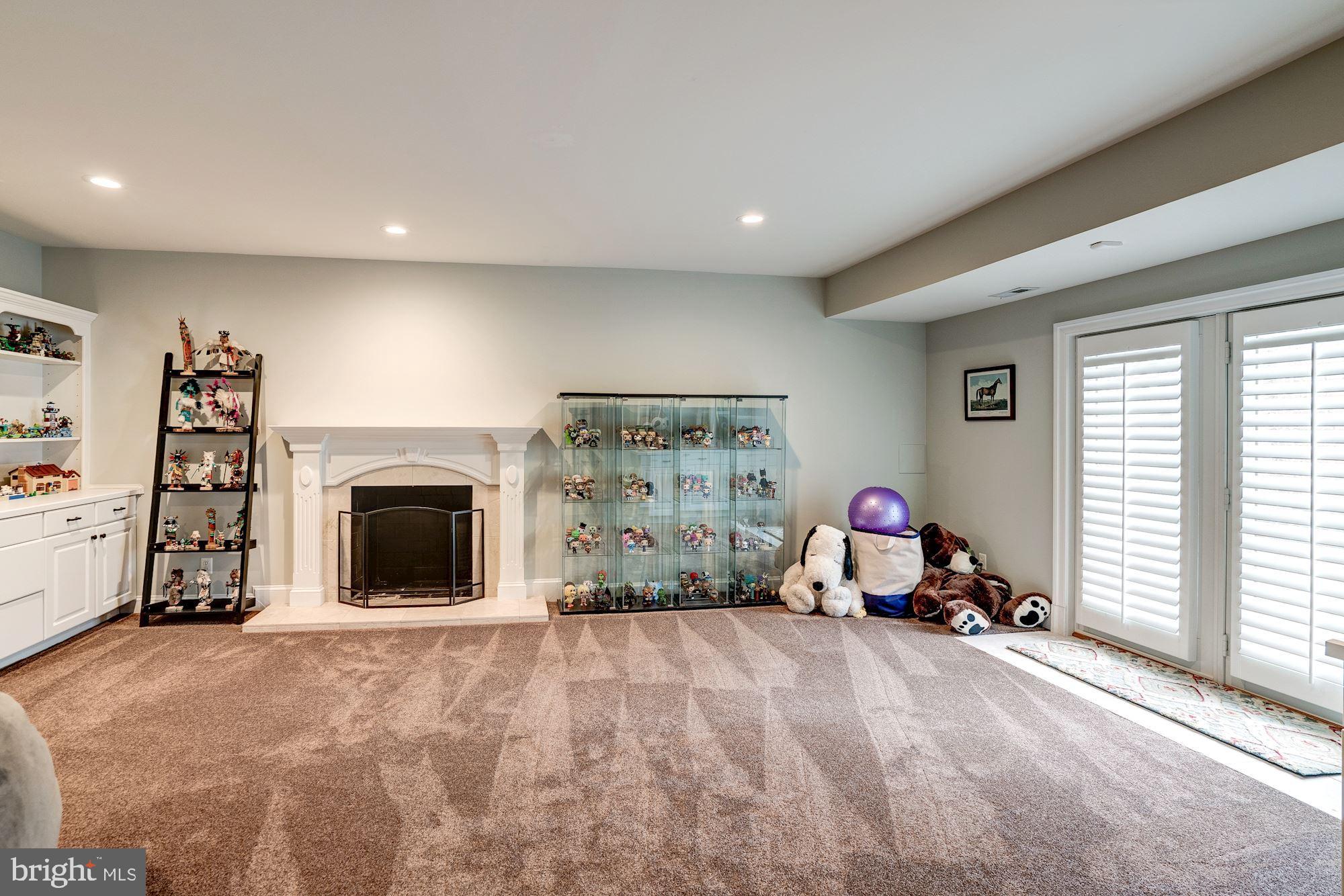 THE ENGLISH HILLS - Residential