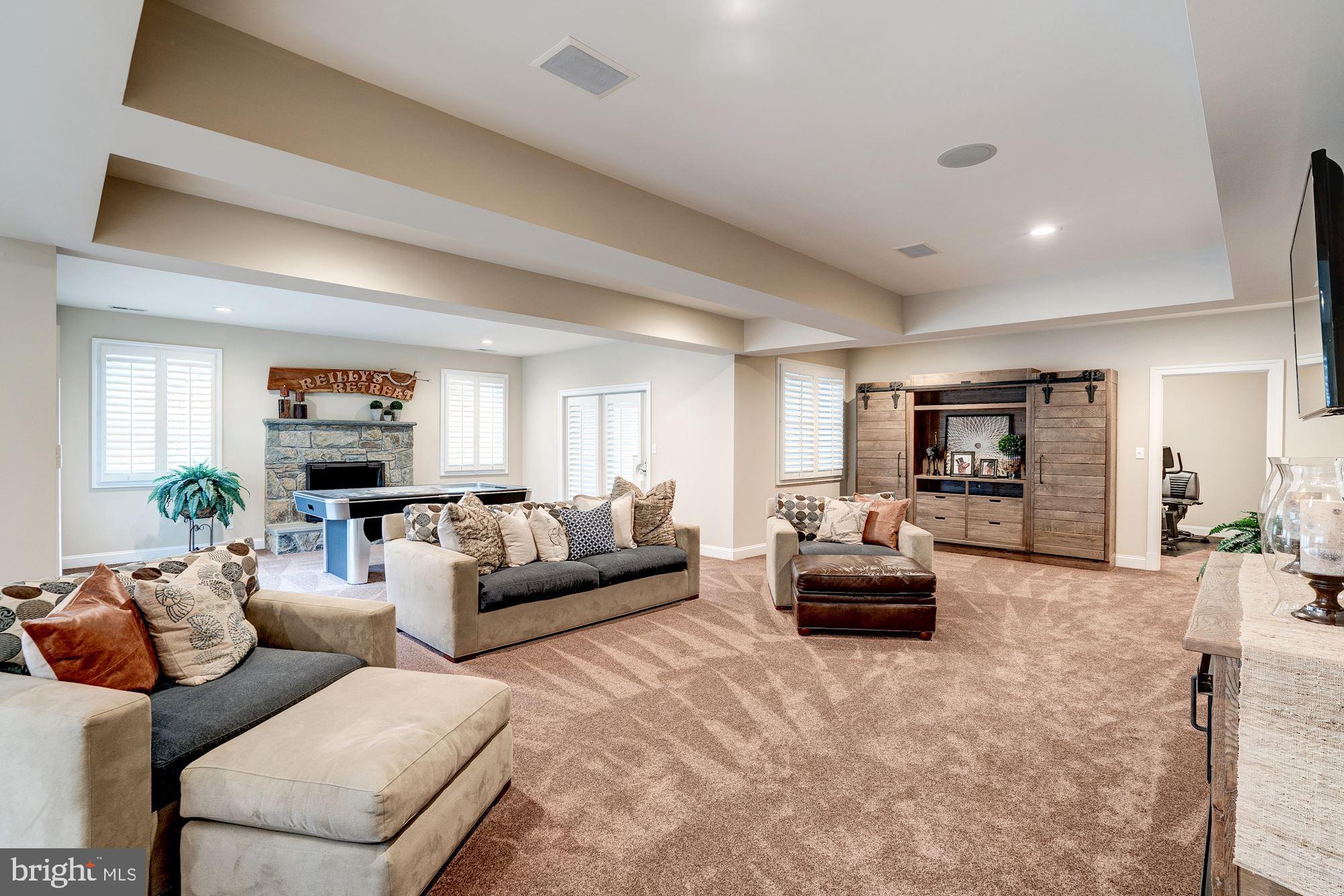 THE ENGLISH HILLS - Residential