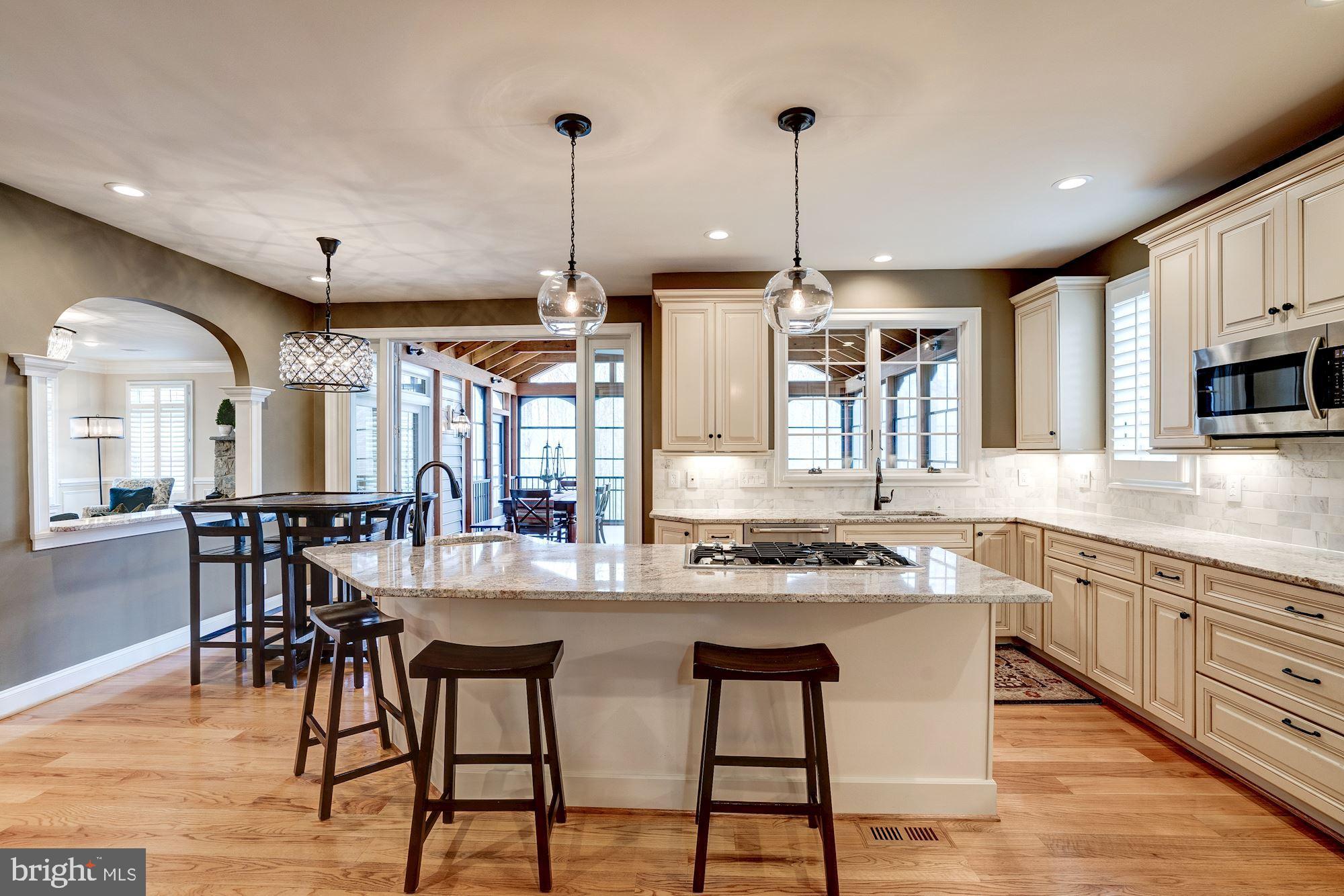 THE ENGLISH HILLS - Residential