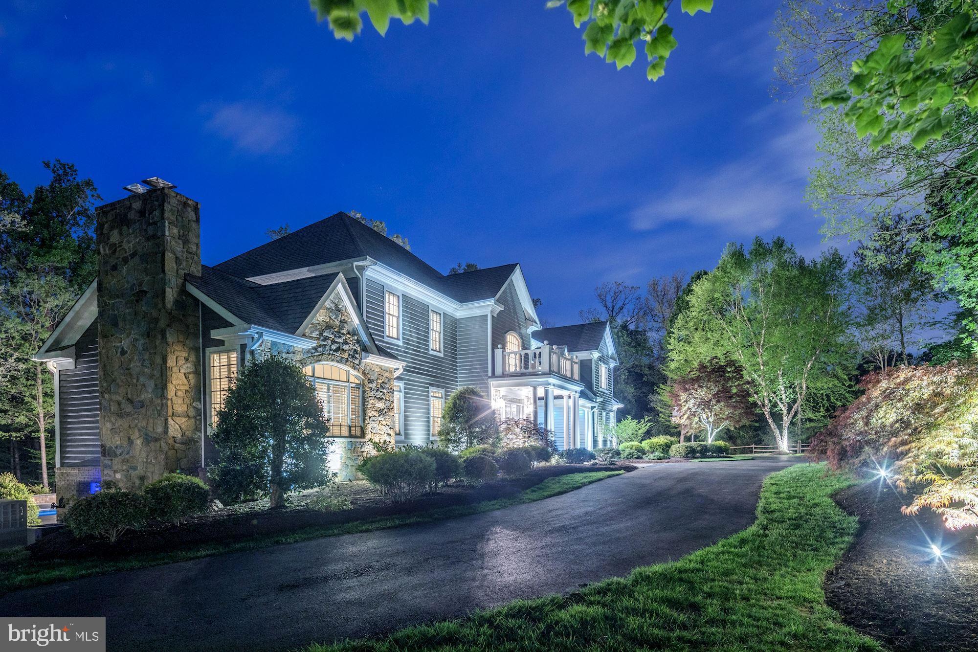 THE ENGLISH HILLS - Residential