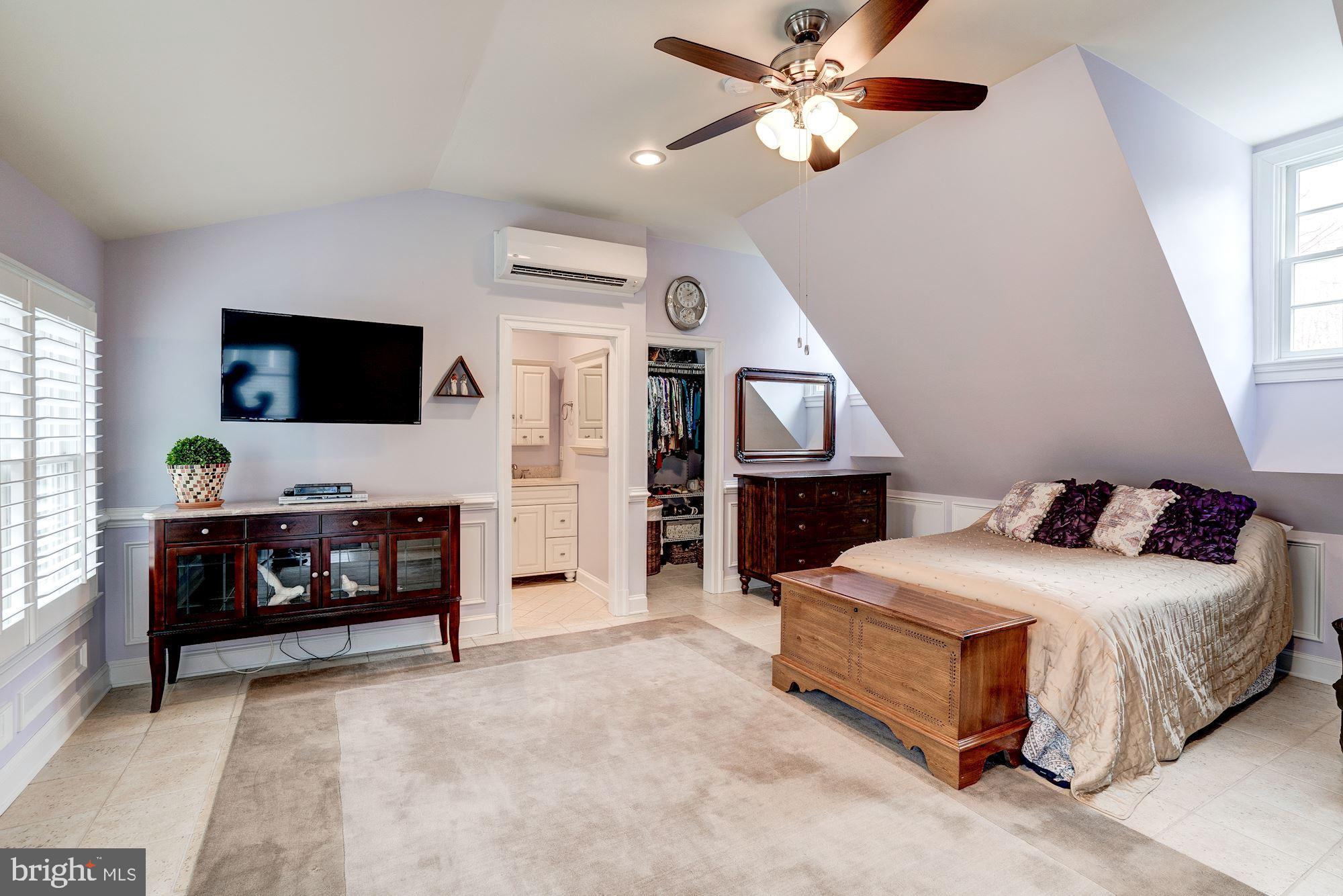 THE ENGLISH HILLS - Residential