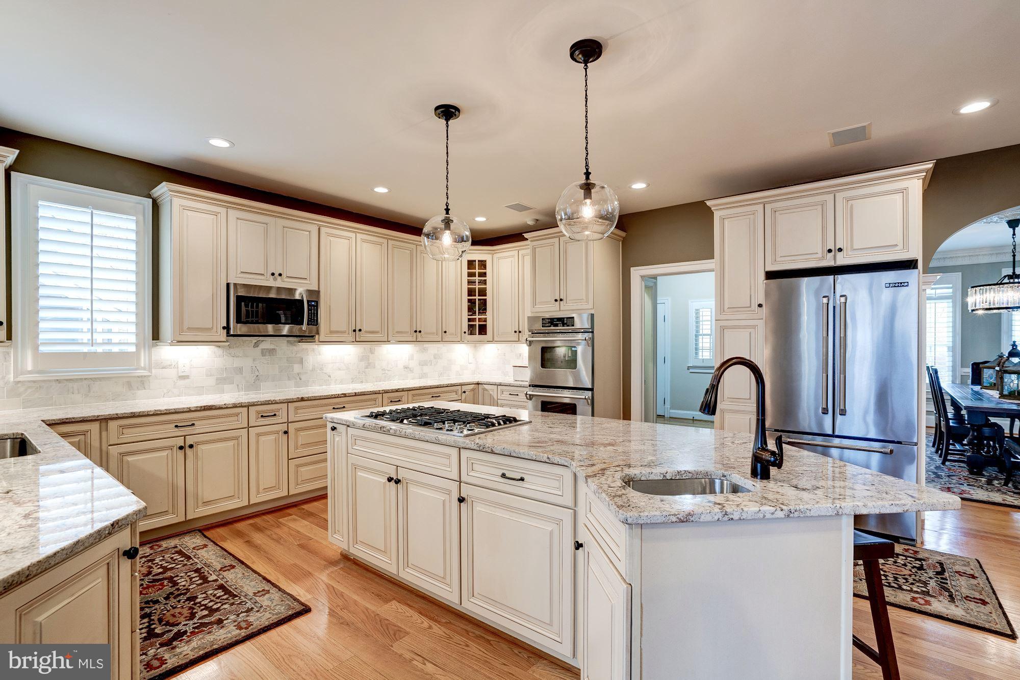 THE ENGLISH HILLS - Residential