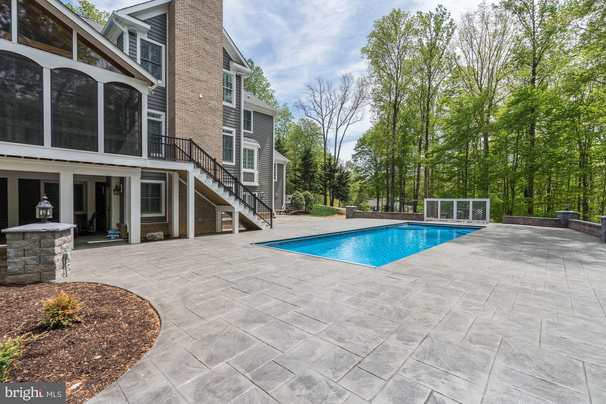 THE ENGLISH HILLS - Residential