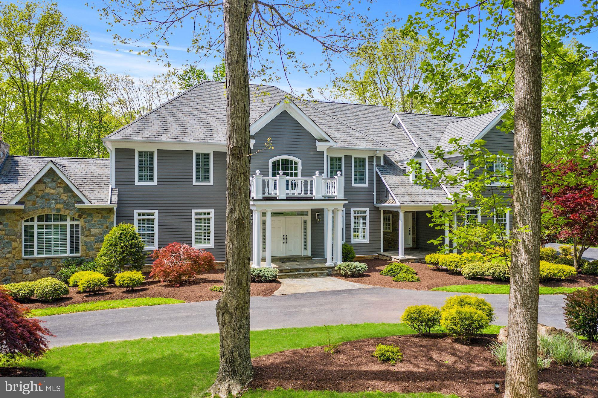 THE ENGLISH HILLS - Residential