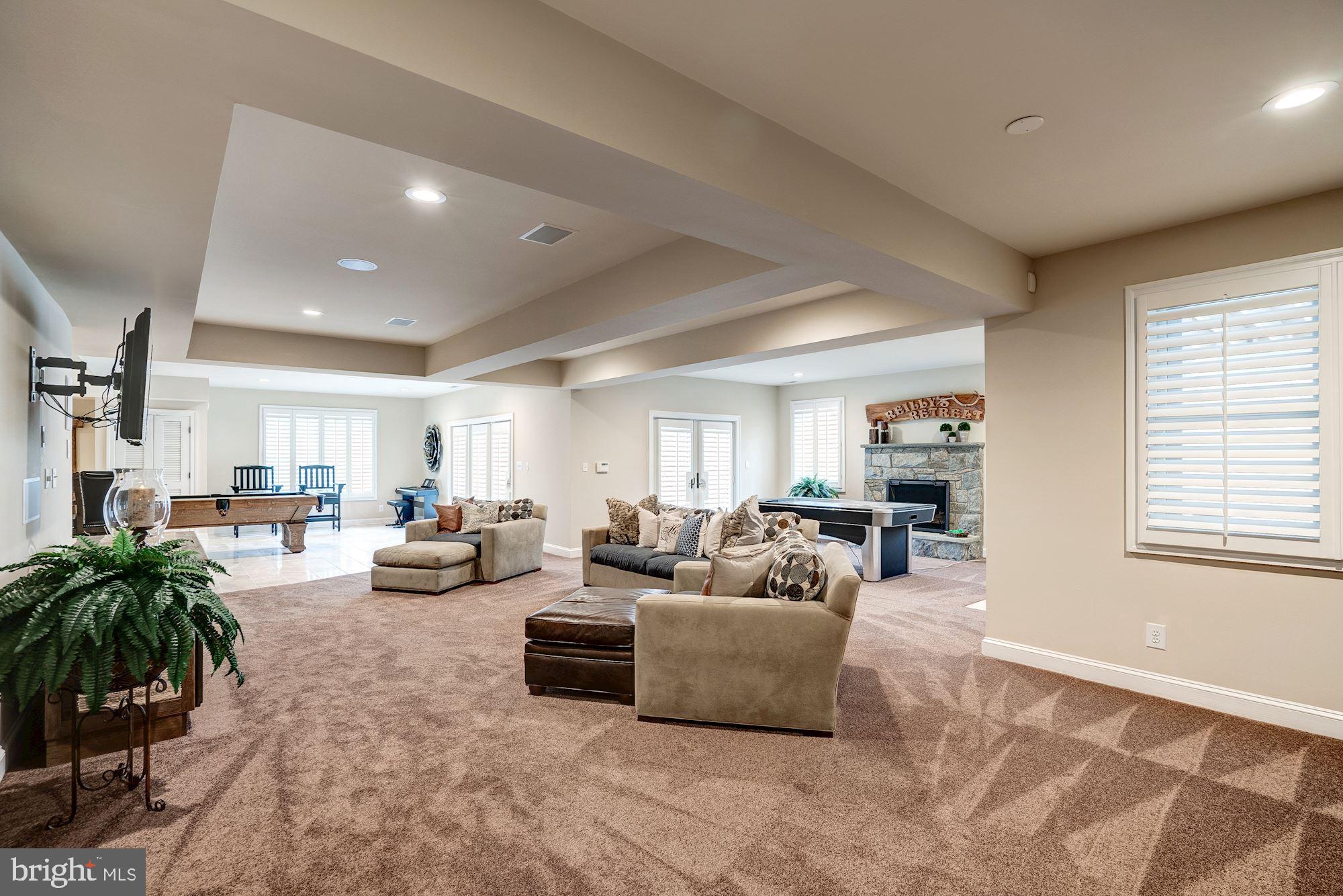 THE ENGLISH HILLS - Residential