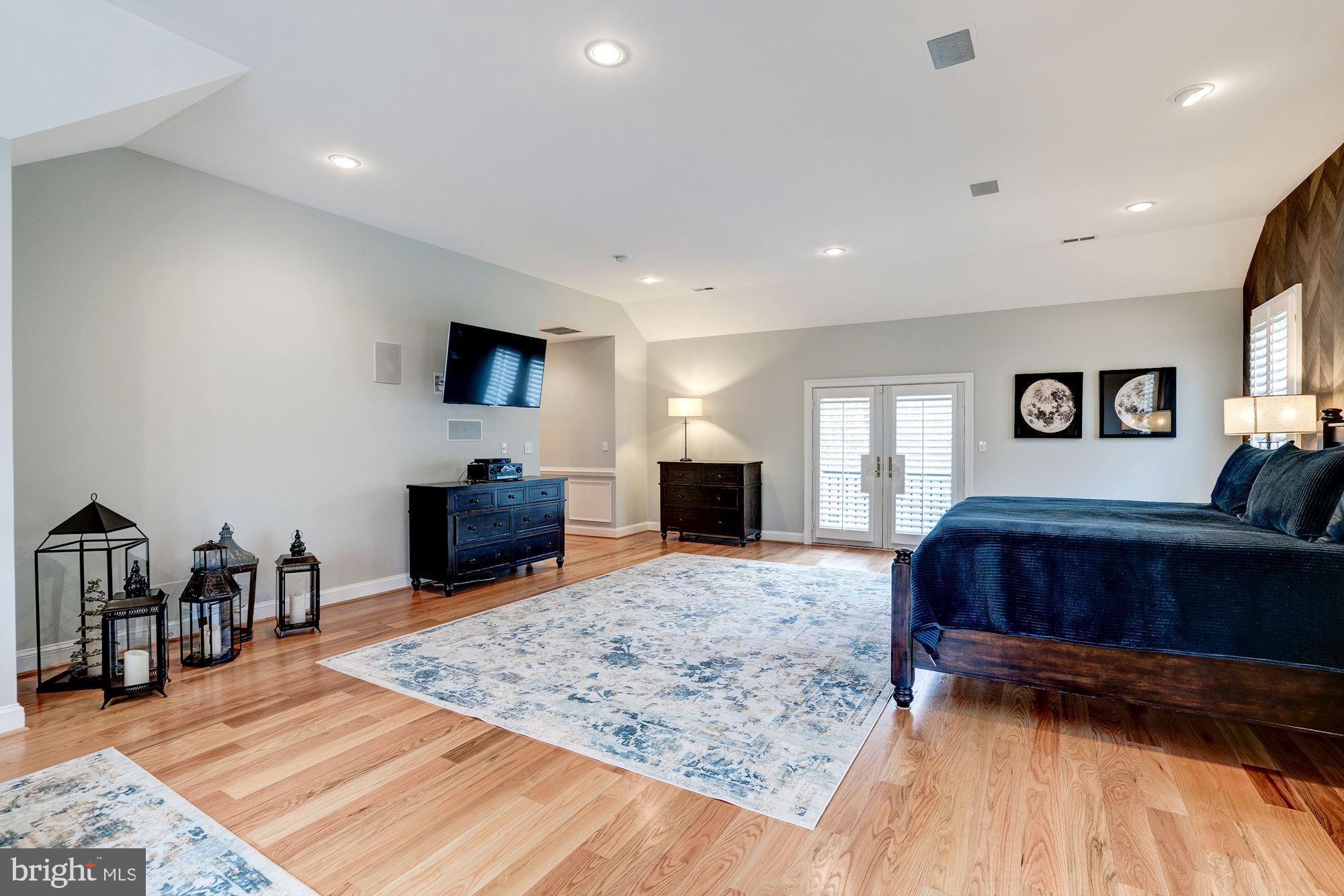 THE ENGLISH HILLS - Residential