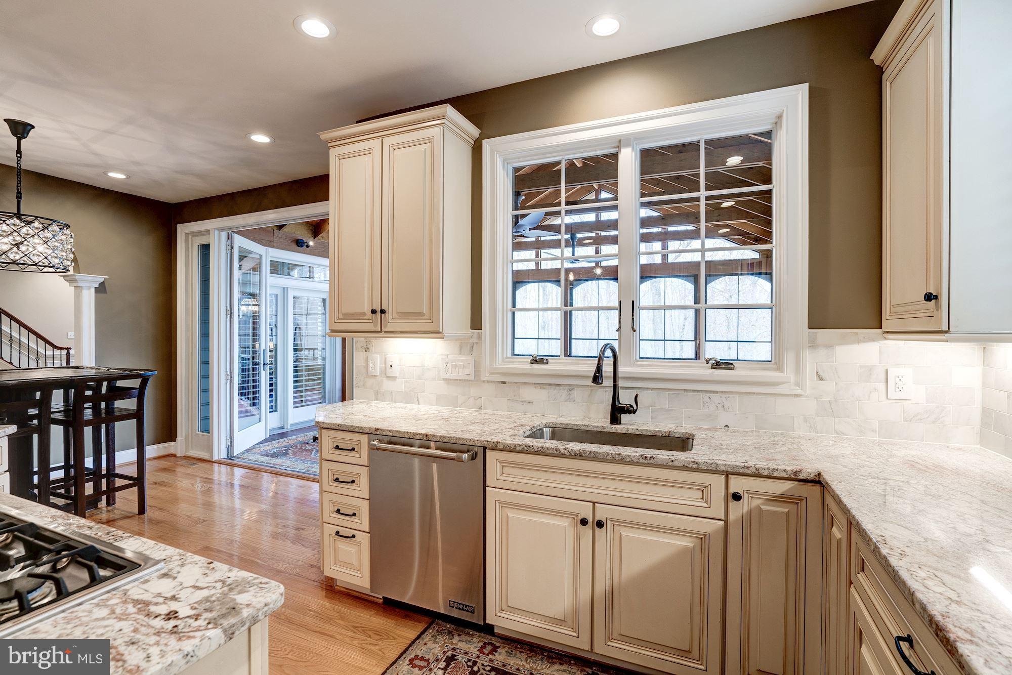 THE ENGLISH HILLS - Residential