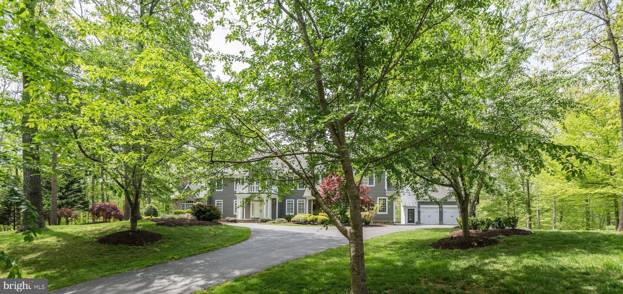 THE ENGLISH HILLS - Residential