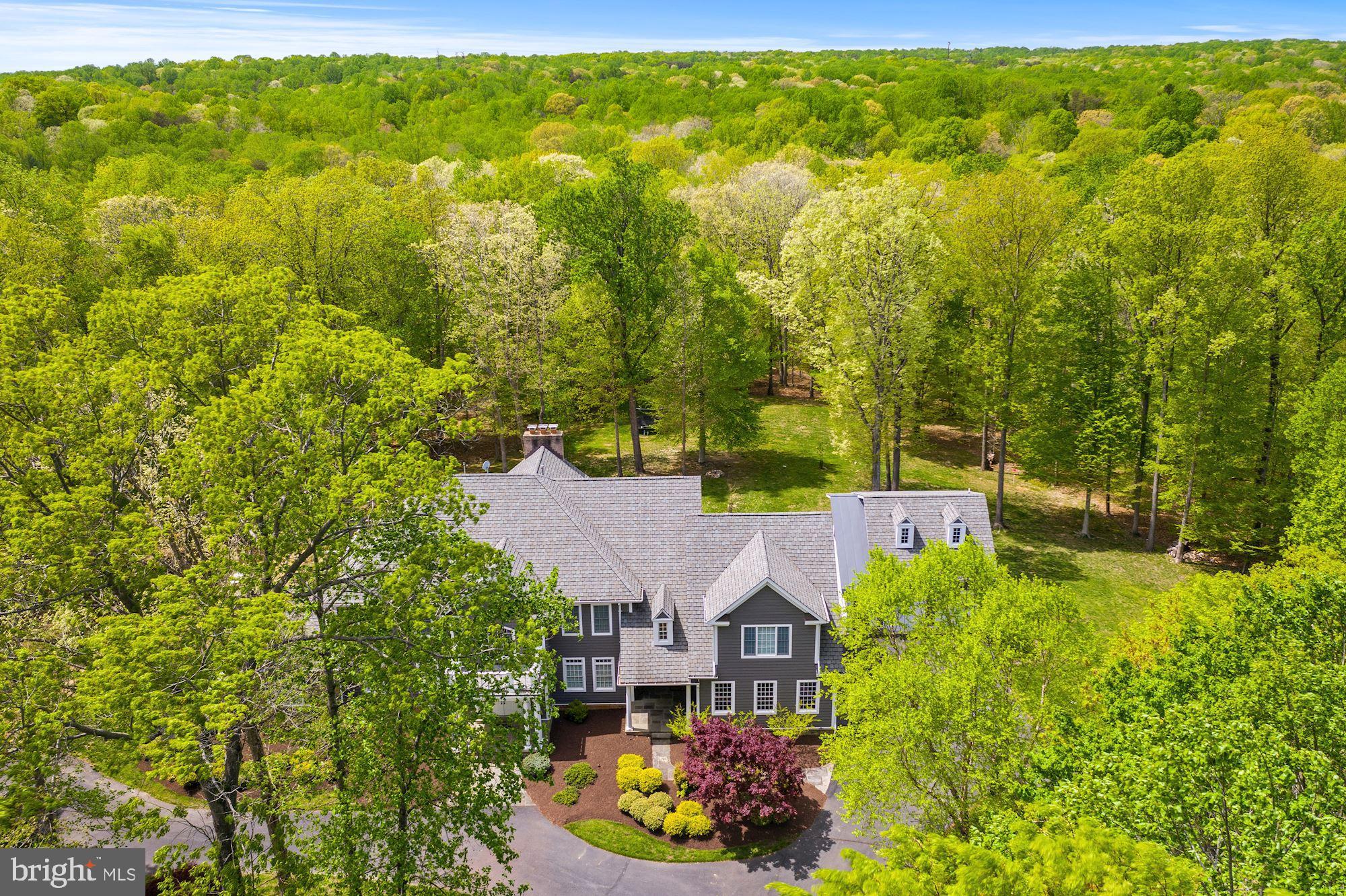 THE ENGLISH HILLS - Residential