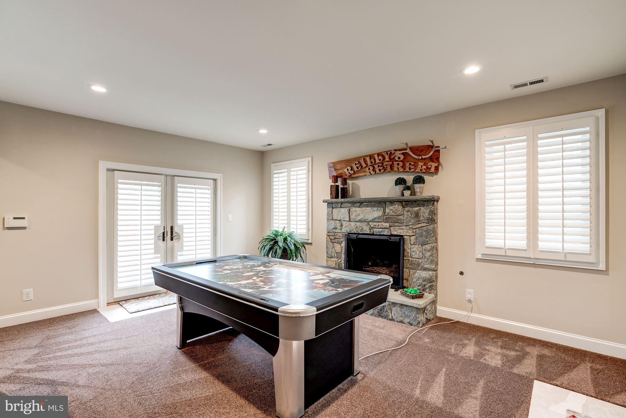 THE ENGLISH HILLS - Residential