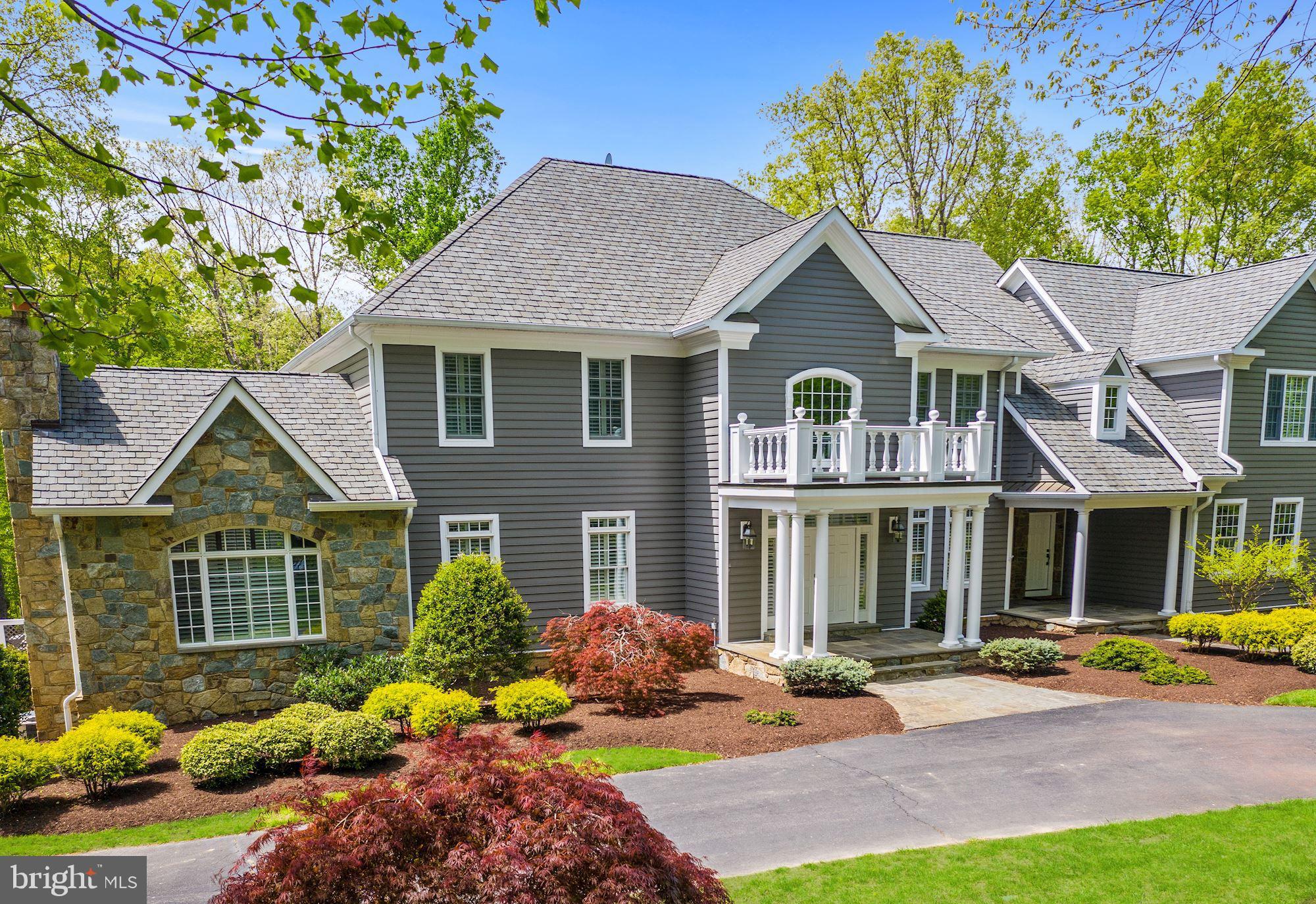 THE ENGLISH HILLS - Residential