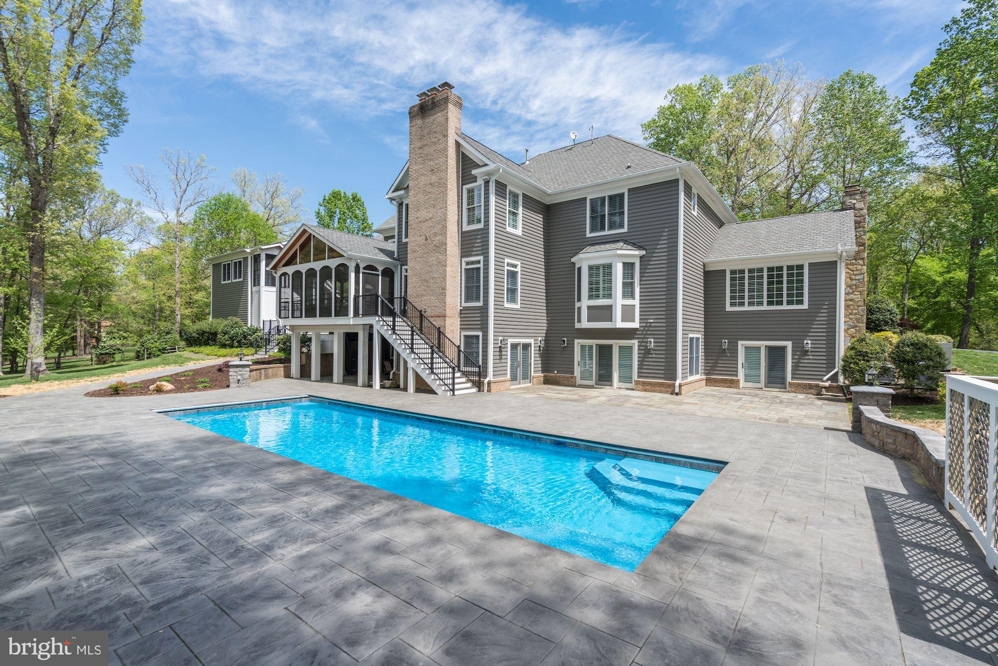 THE ENGLISH HILLS - Residential