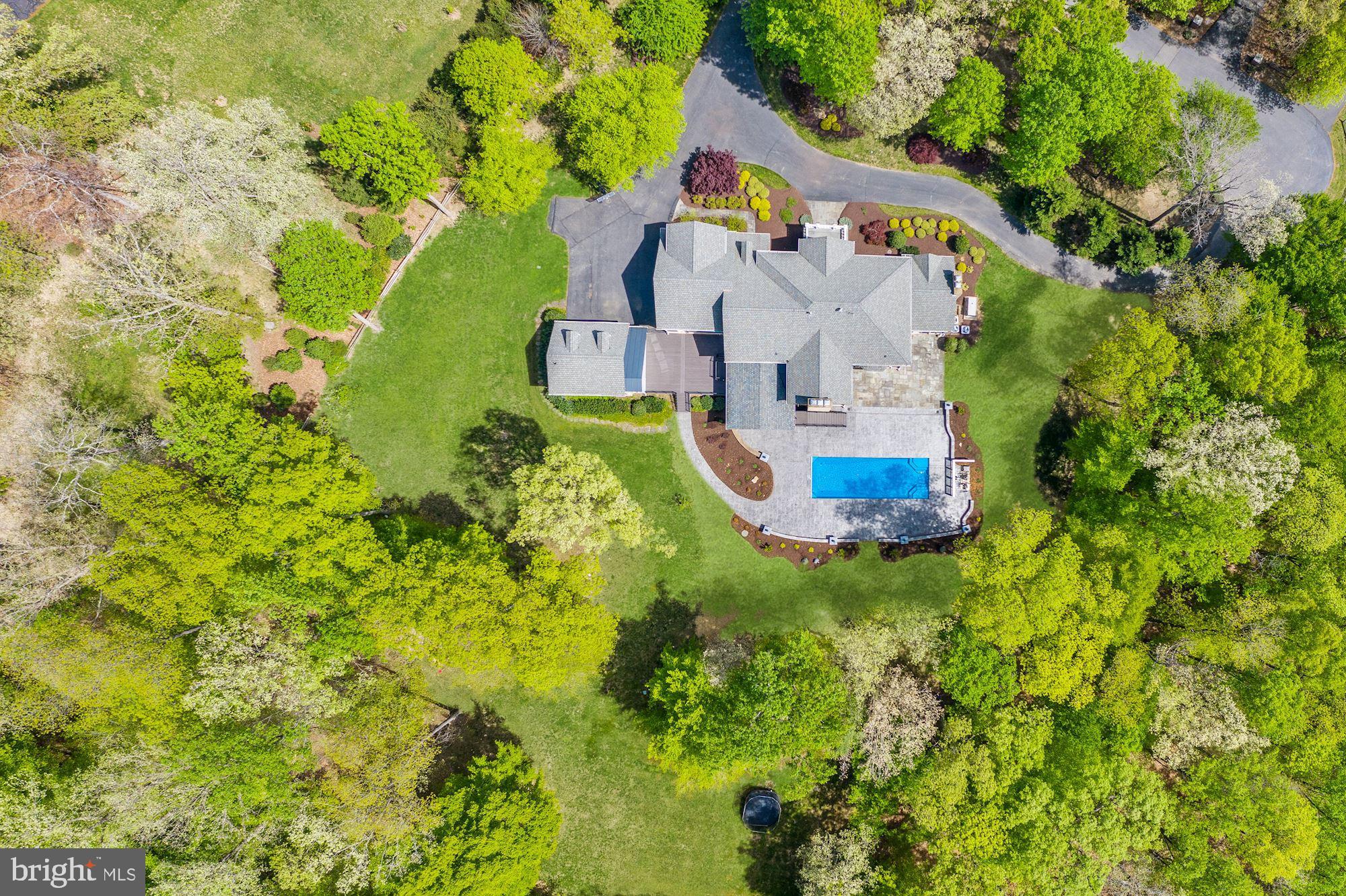 THE ENGLISH HILLS - Residential