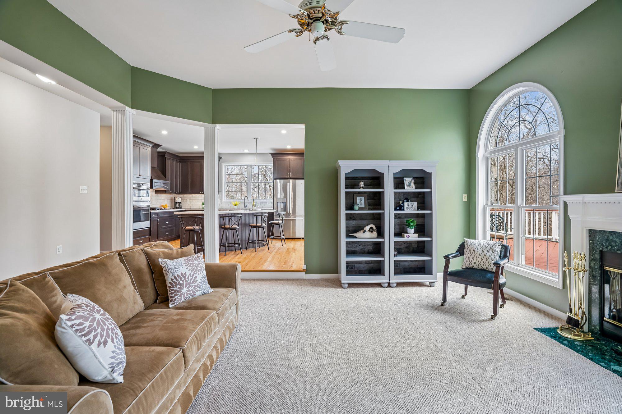 LYNDWOOD MANOR - Residential