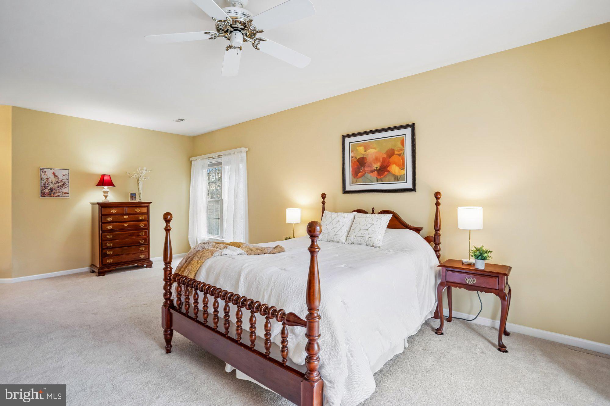 LYNDWOOD MANOR - Residential