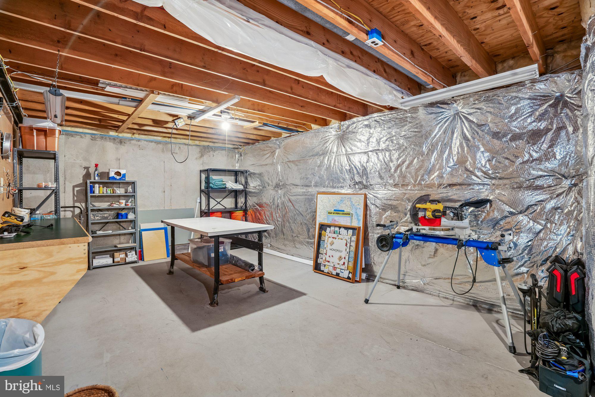 LYNDWOOD MANOR - Residential