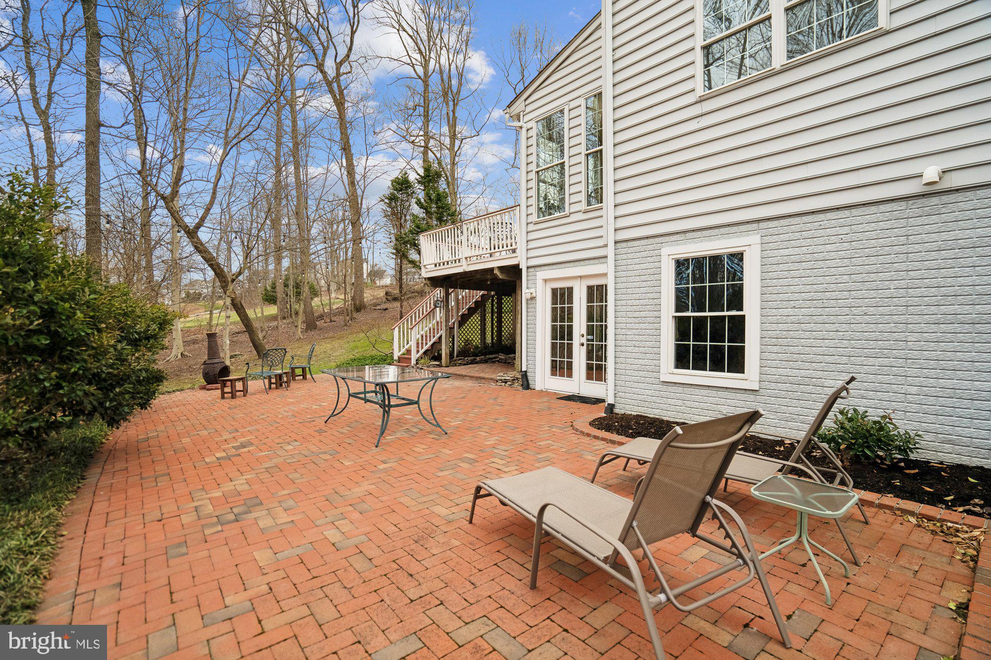 LYNDWOOD MANOR - Residential