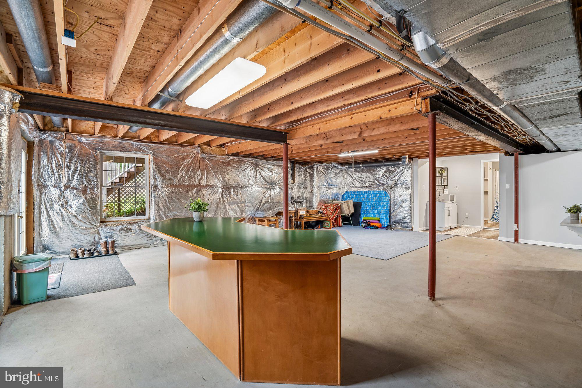 LYNDWOOD MANOR - Residential