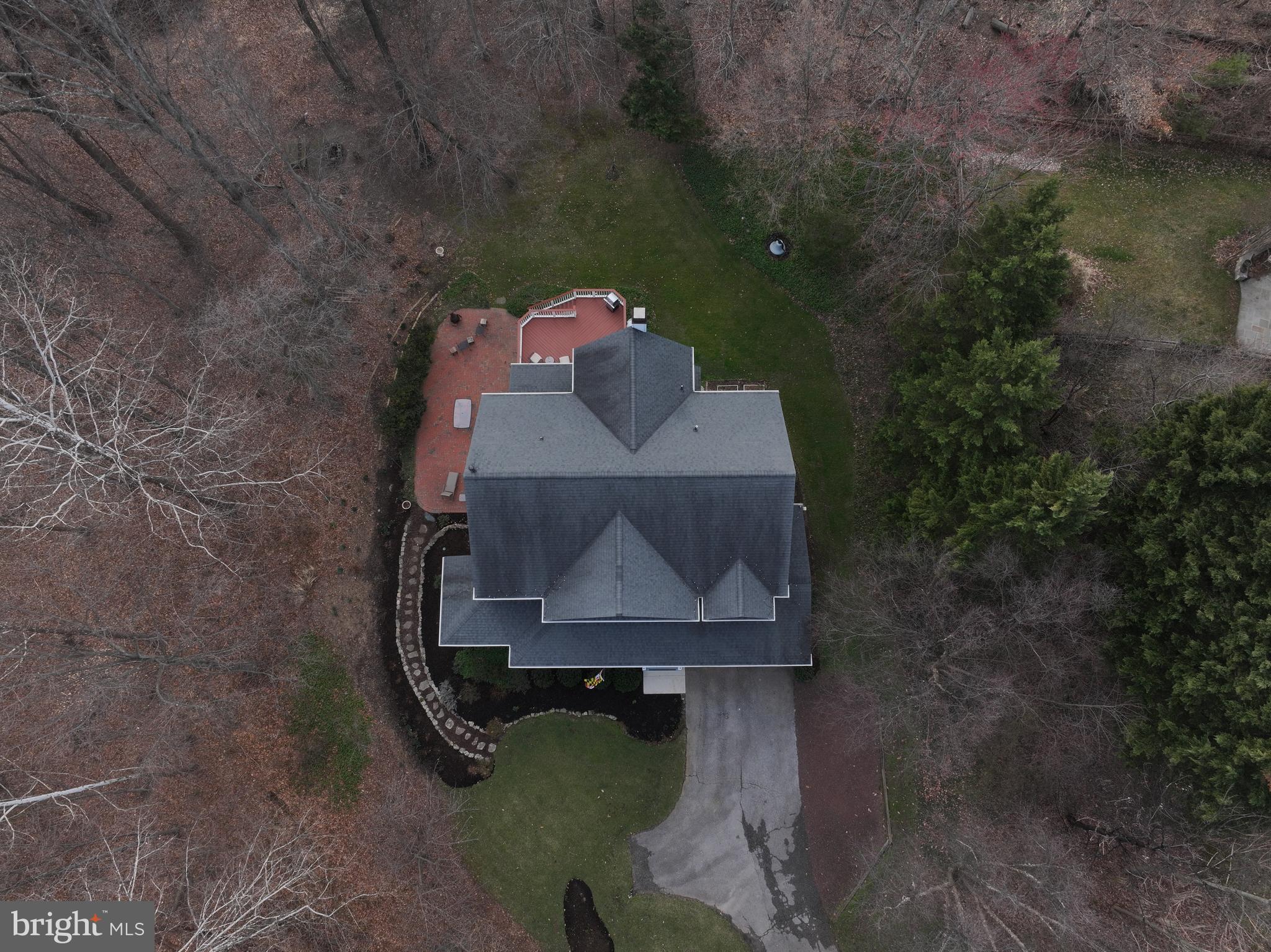 LYNDWOOD MANOR - Residential