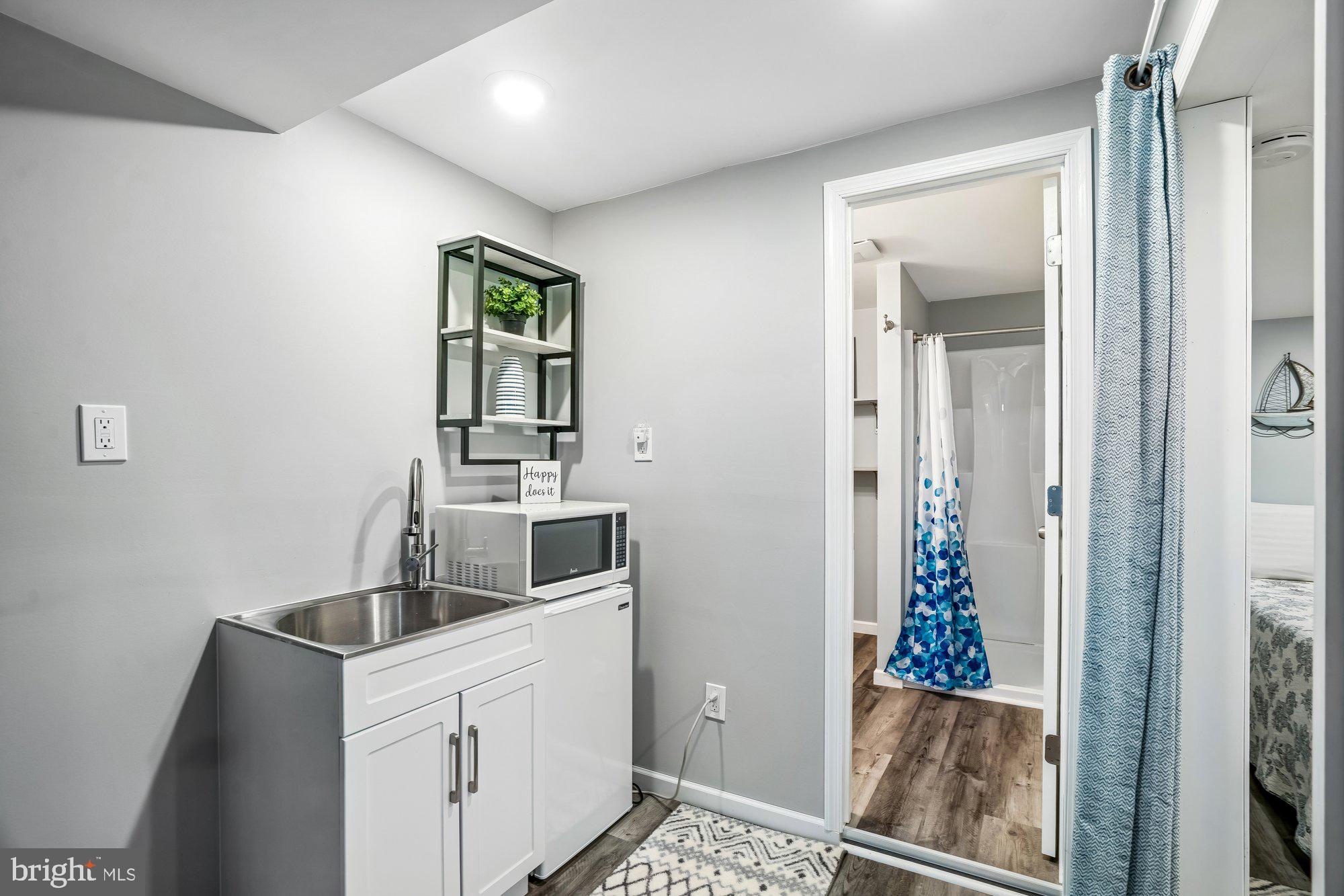 LYNDWOOD MANOR - Residential