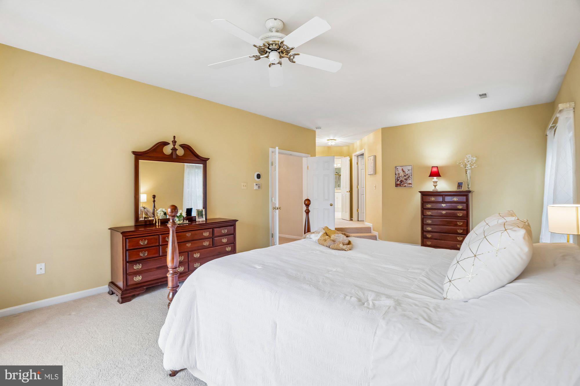 LYNDWOOD MANOR - Residential