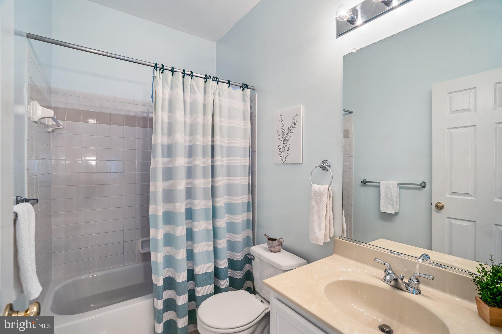 LYNDWOOD MANOR - Residential