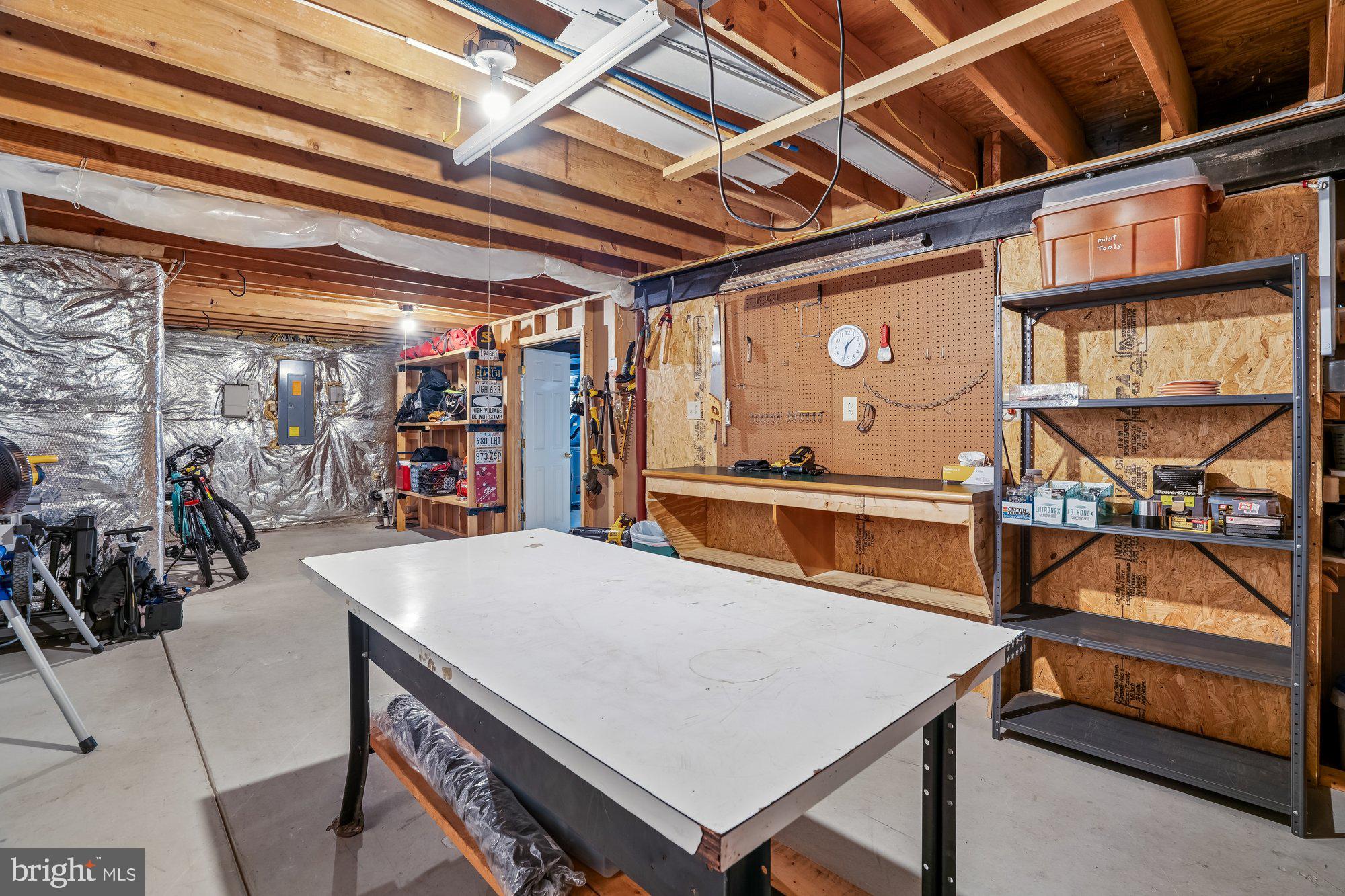 LYNDWOOD MANOR - Residential