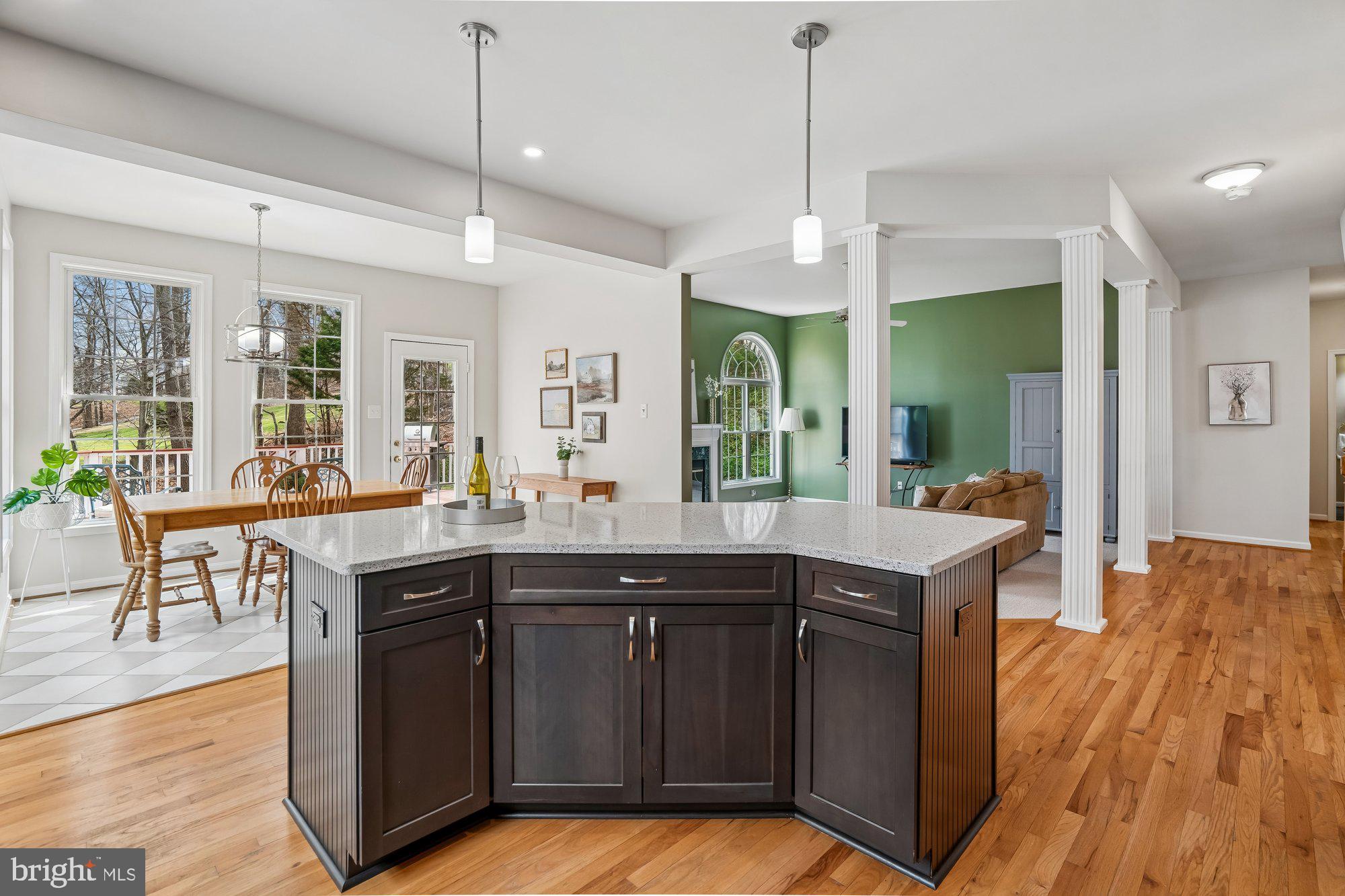 LYNDWOOD MANOR - Residential