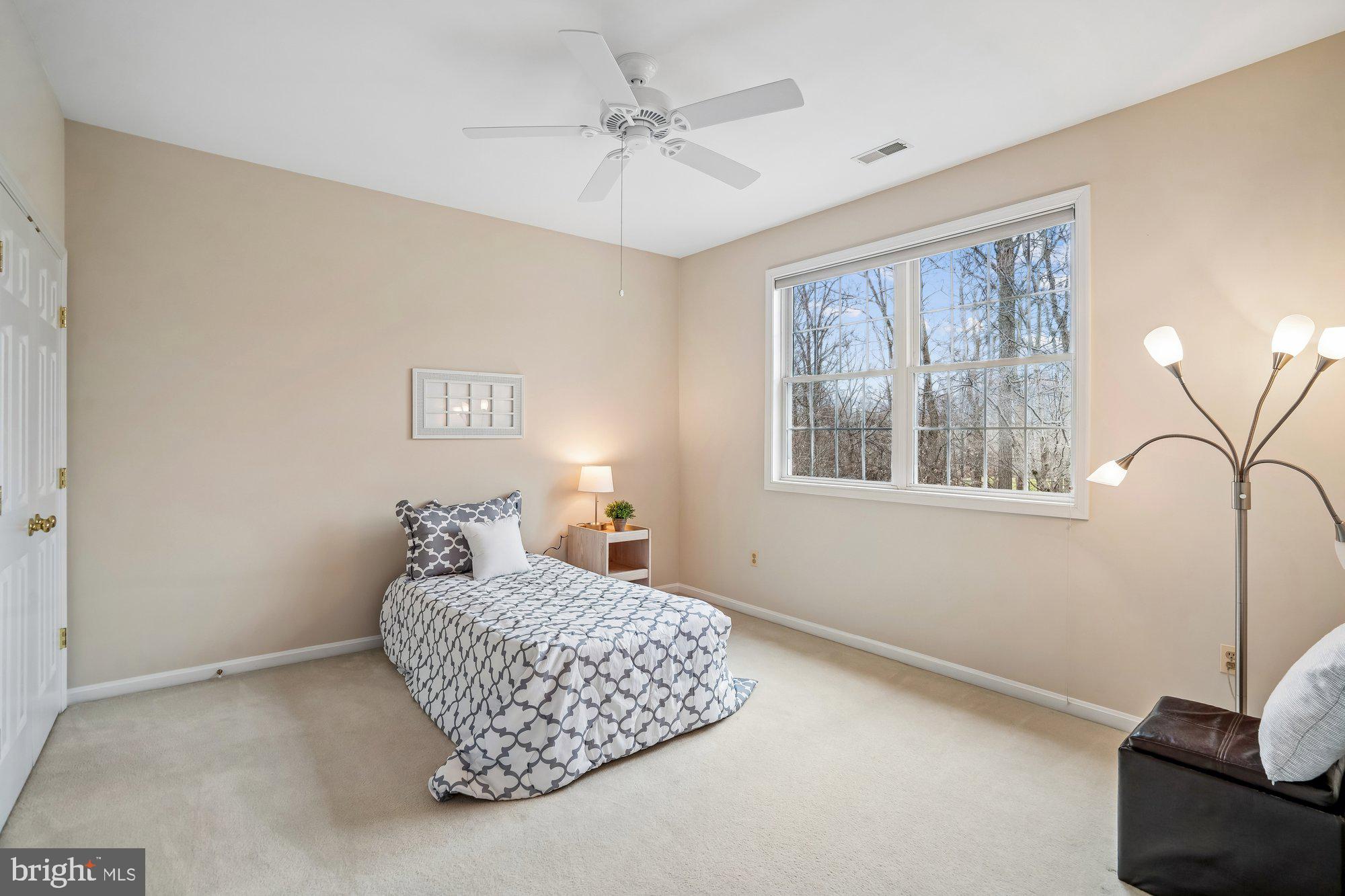 LYNDWOOD MANOR - Residential