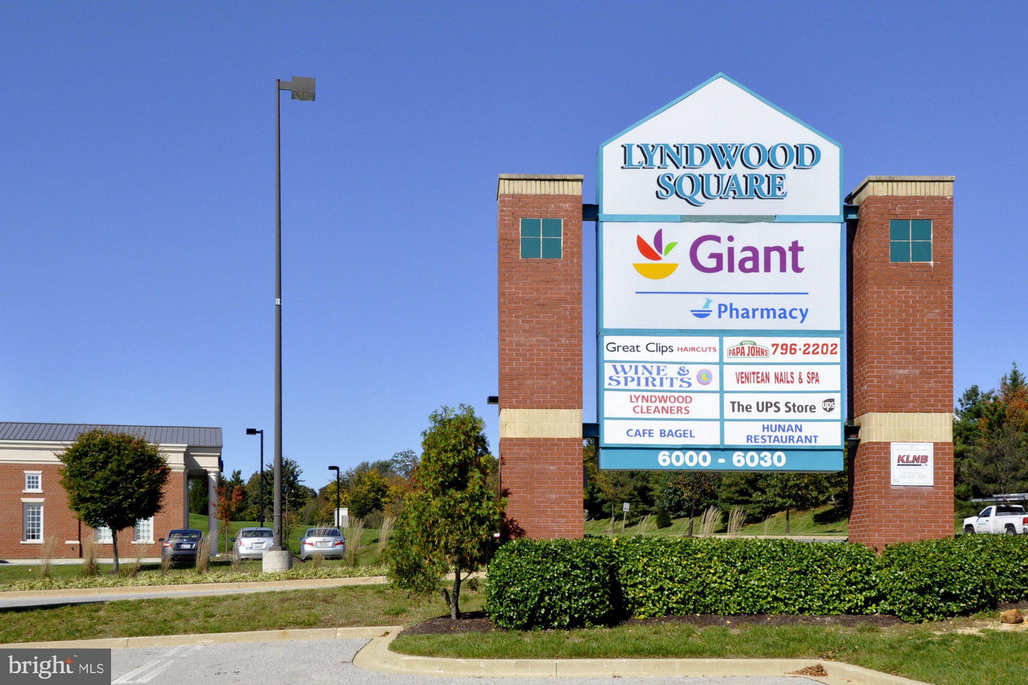 LYNDWOOD MANOR - Residential