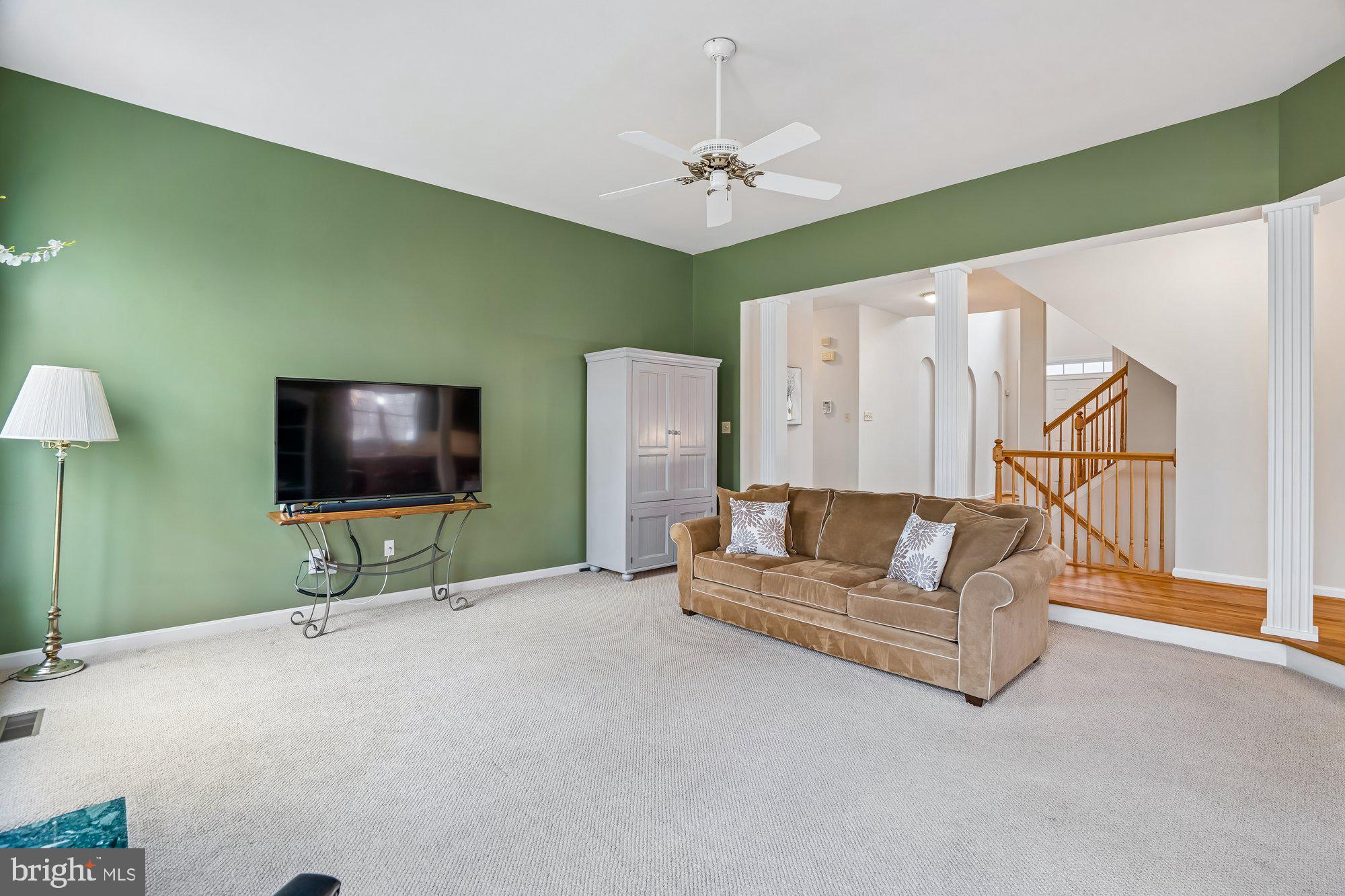 LYNDWOOD MANOR - Residential