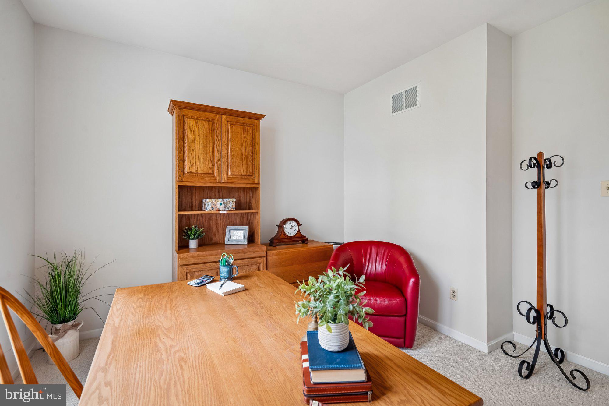 LYNDWOOD MANOR - Residential