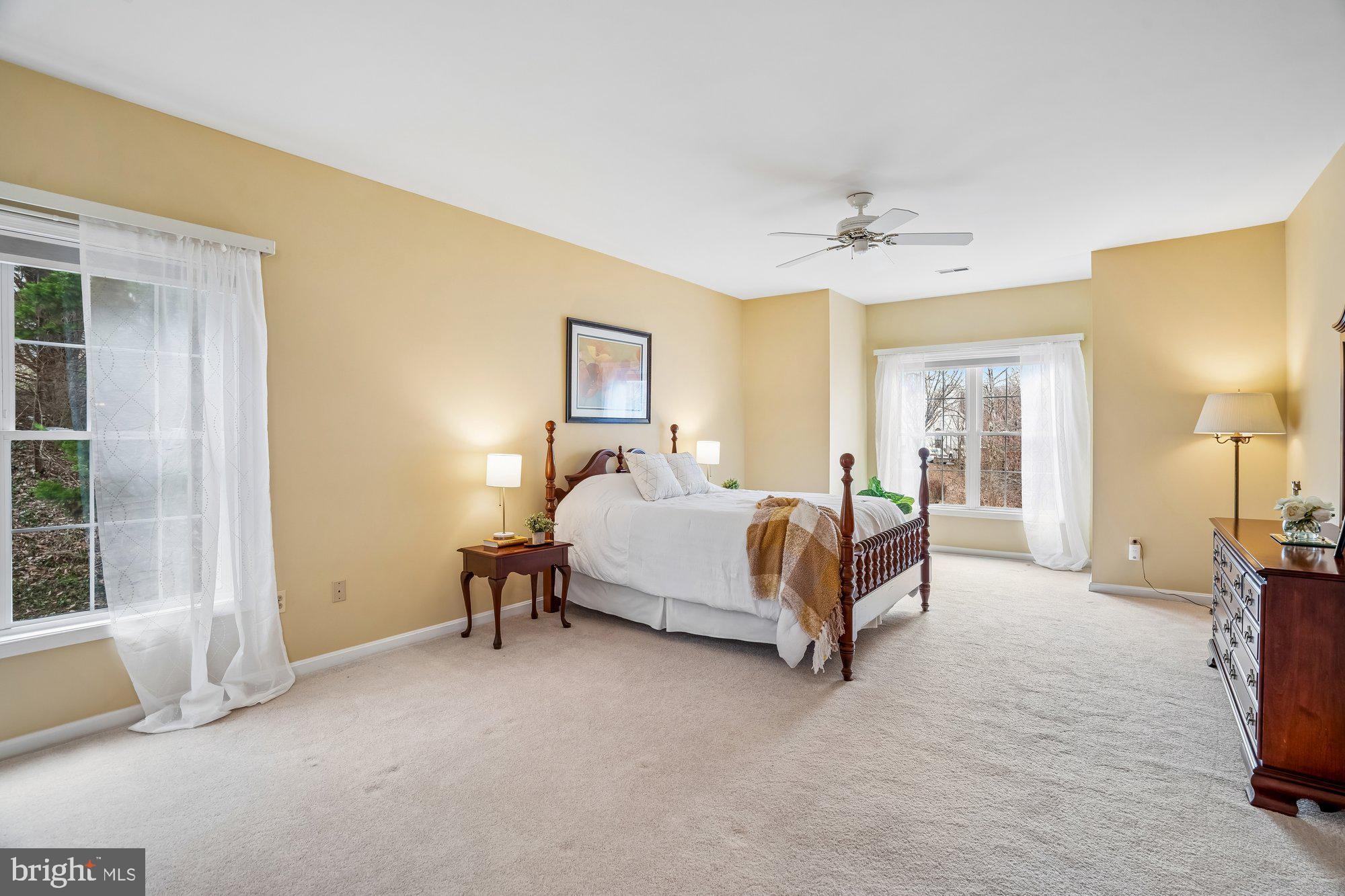 LYNDWOOD MANOR - Residential