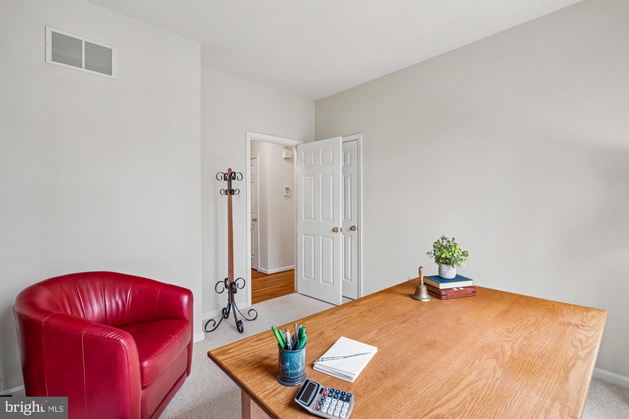 LYNDWOOD MANOR - Residential