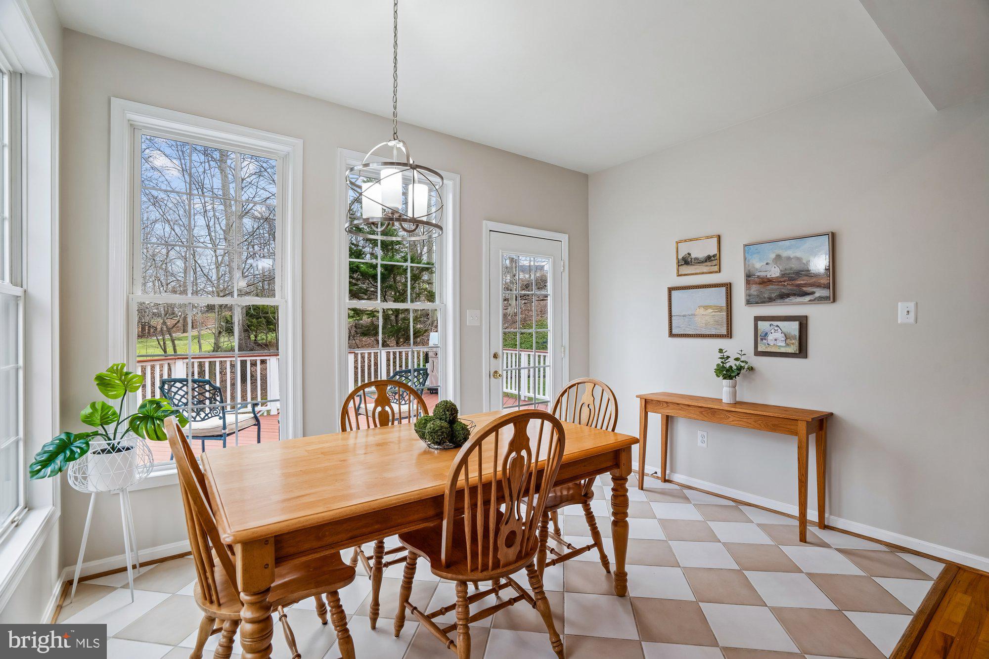 LYNDWOOD MANOR - Residential