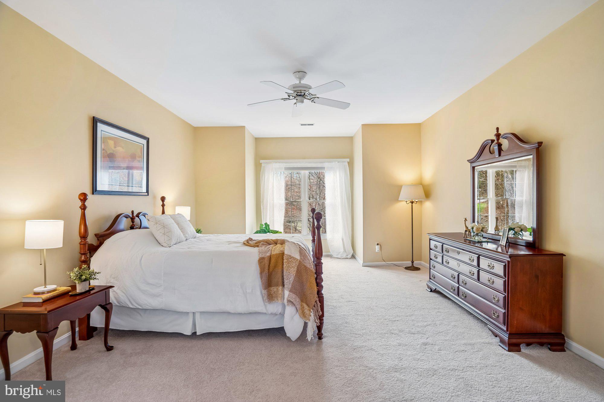 LYNDWOOD MANOR - Residential