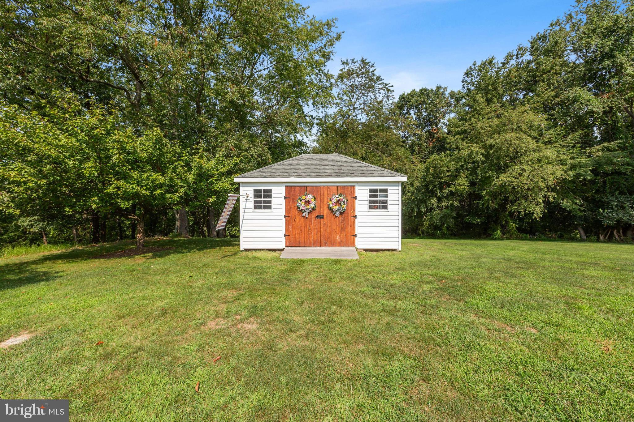 GOLDEN POND OVERLOOK - Residential