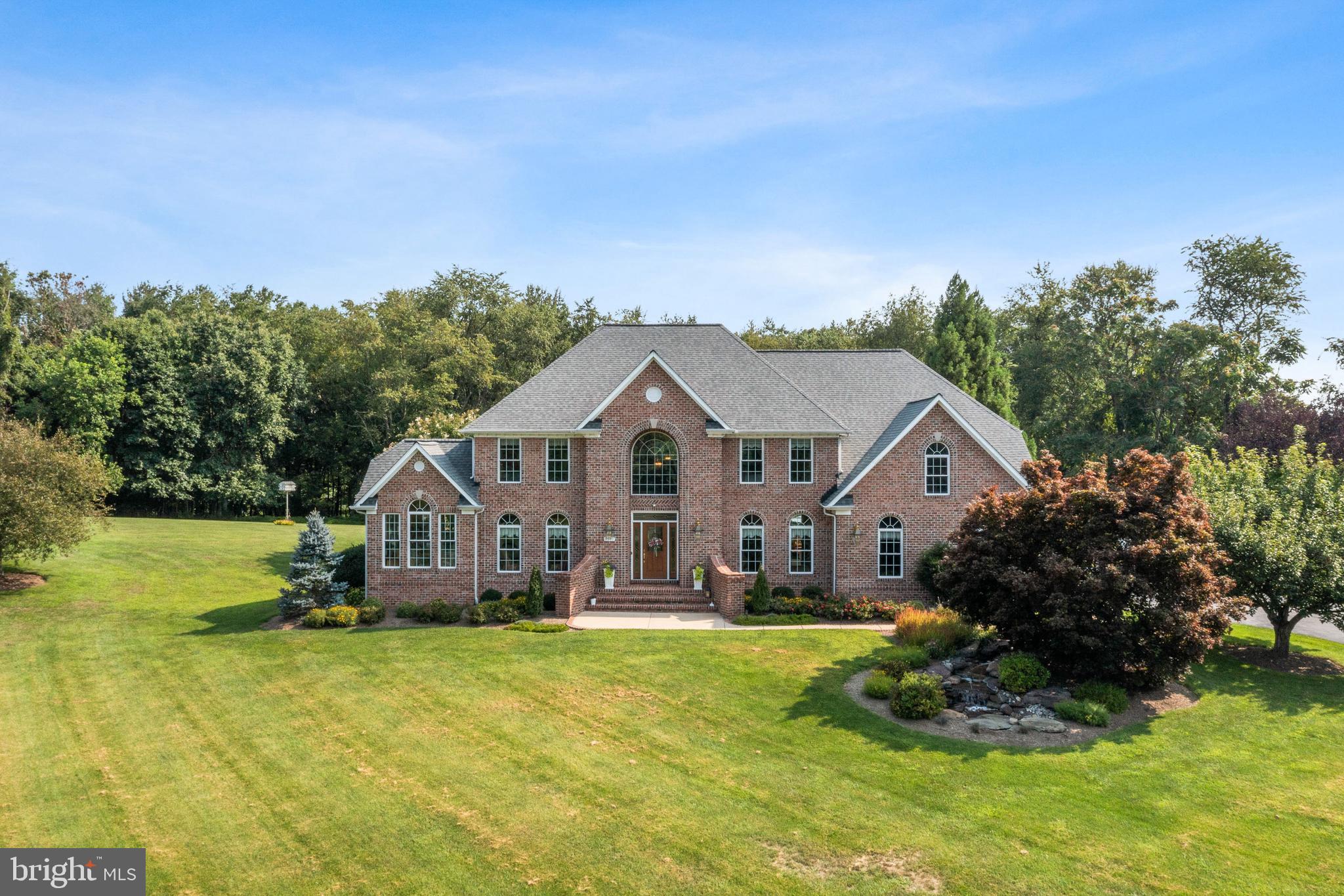 GOLDEN POND OVERLOOK - Residential