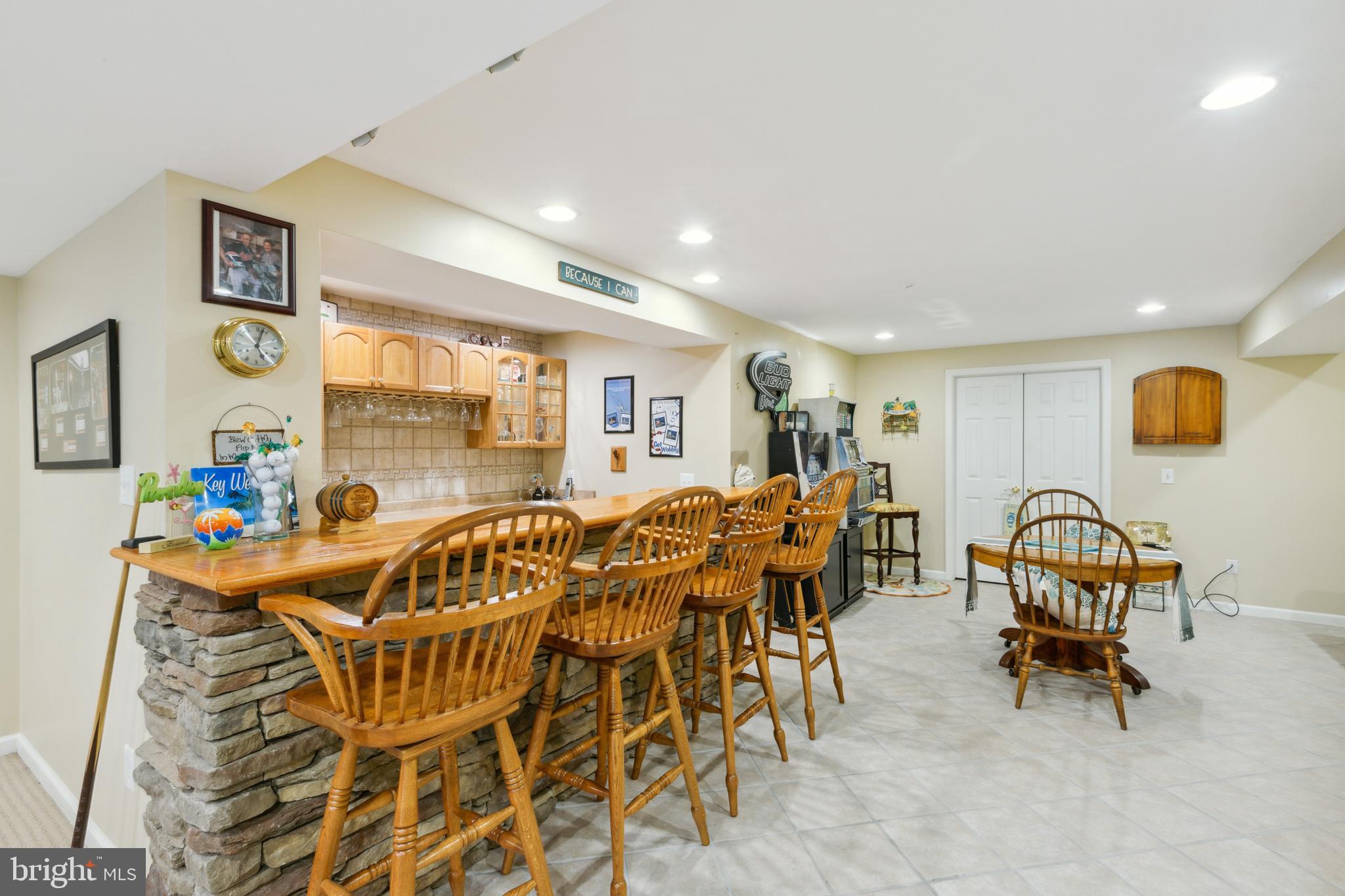 GOLDEN POND OVERLOOK - Residential