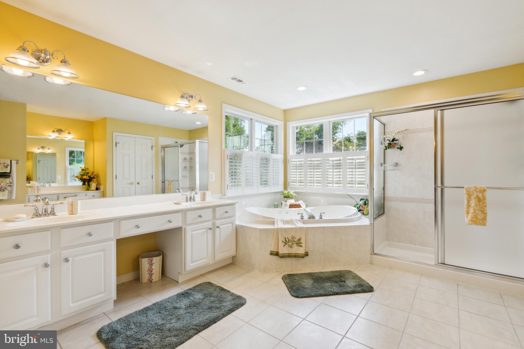 GOLDEN POND OVERLOOK - Residential