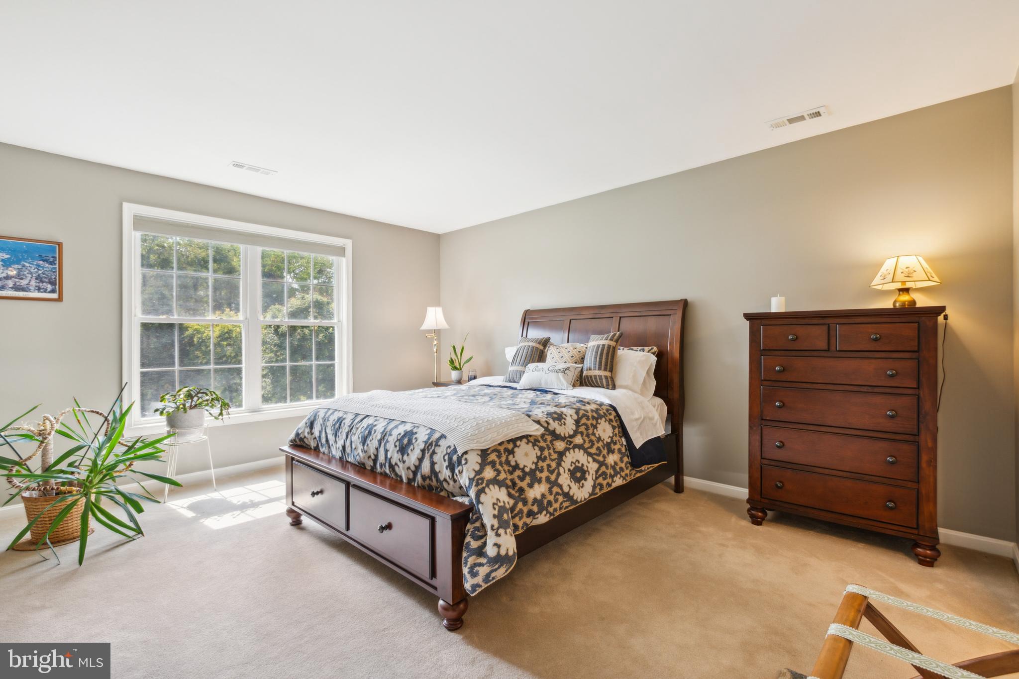 GOLDEN POND OVERLOOK - Residential